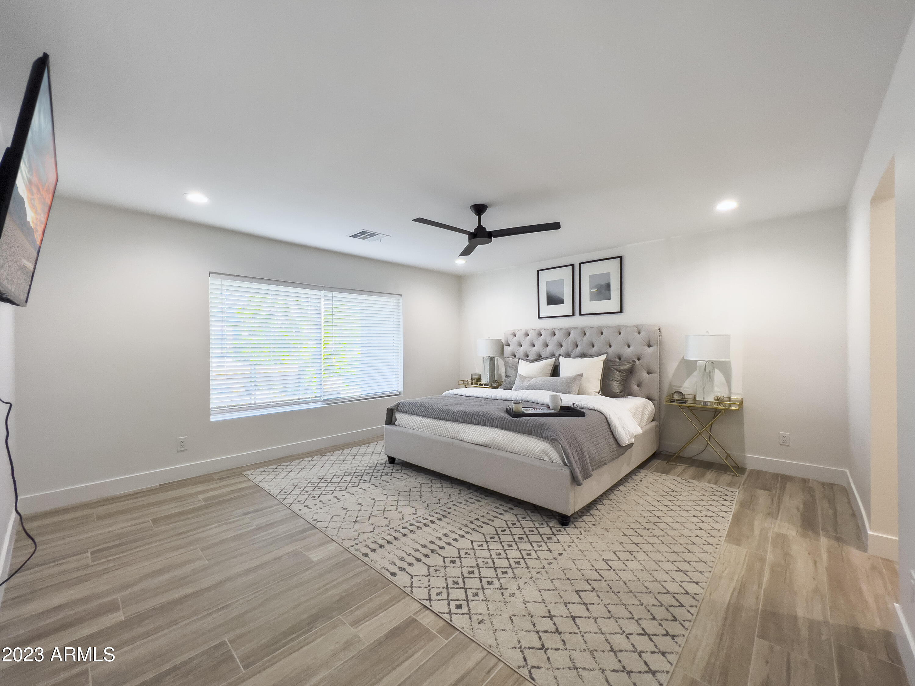 1135 W LAWRENCE Lane