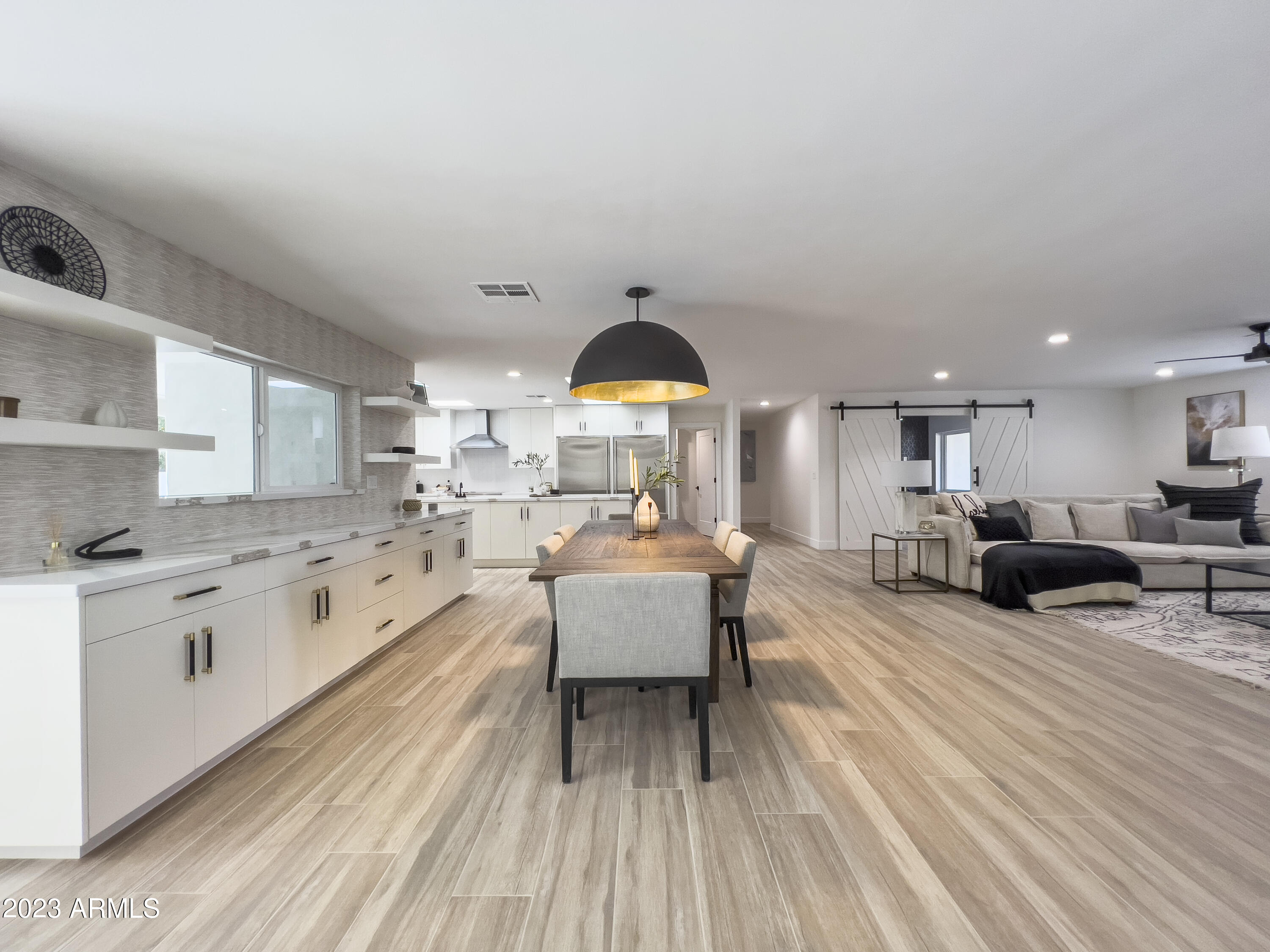 1135 W LAWRENCE Lane