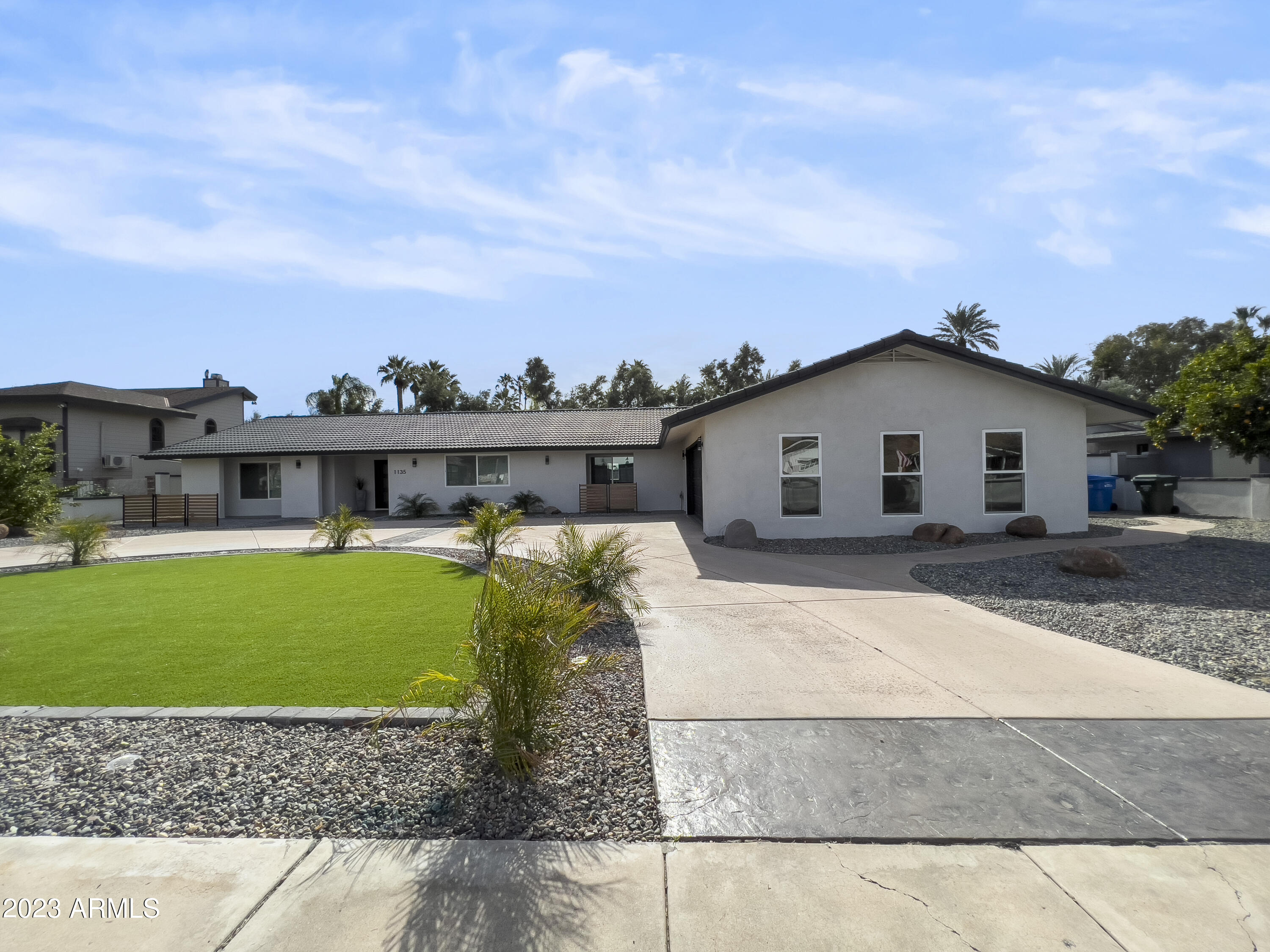 1135 W LAWRENCE Lane