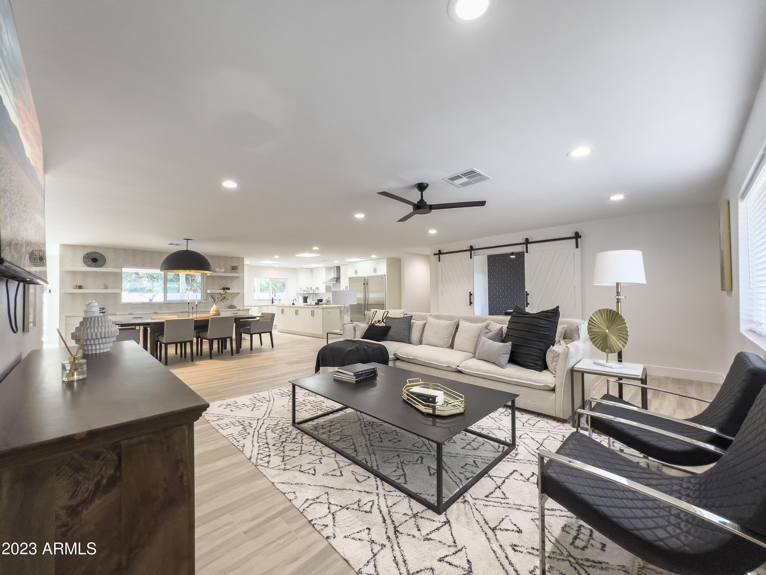 1135 W LAWRENCE Lane