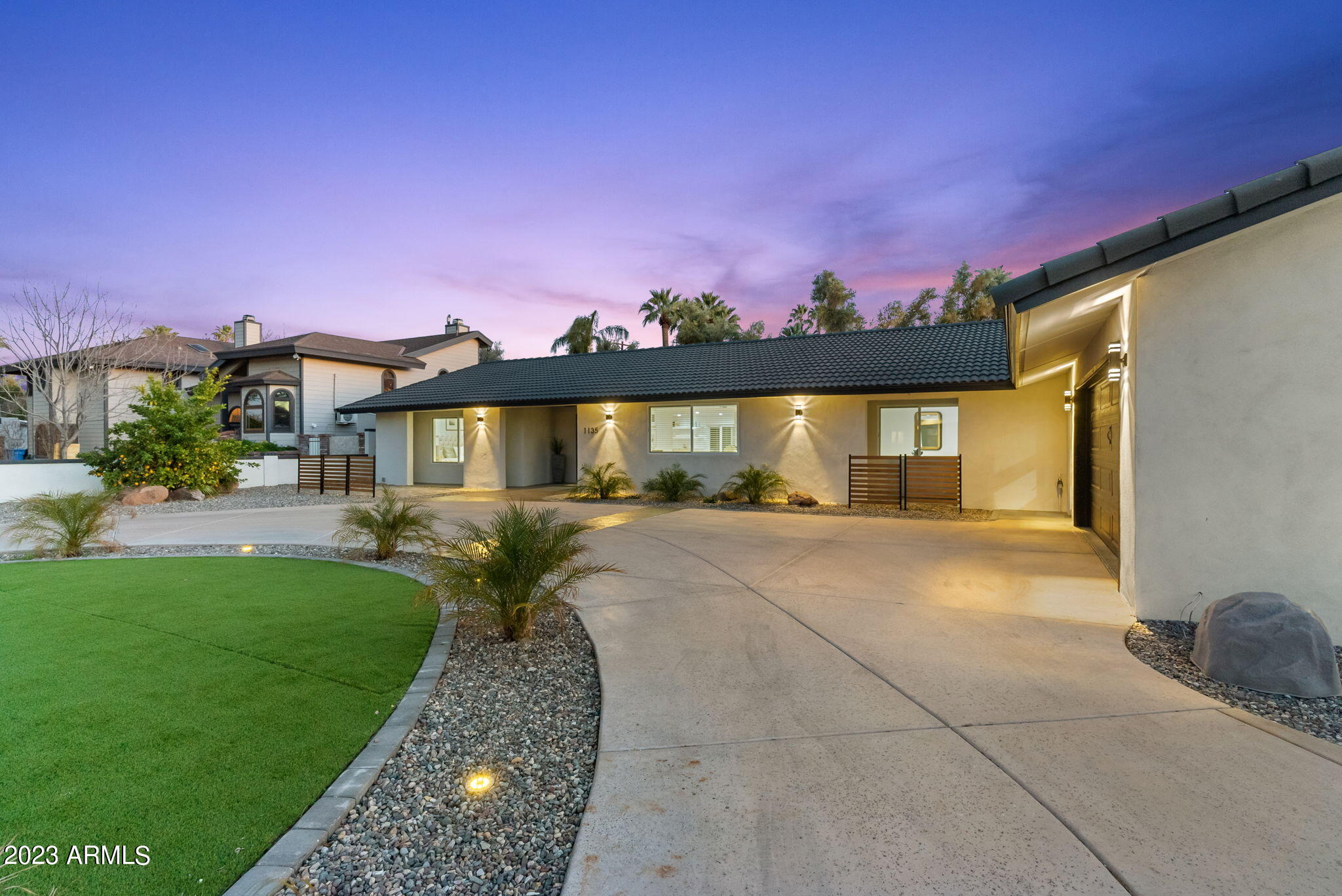 1135 W LAWRENCE Lane