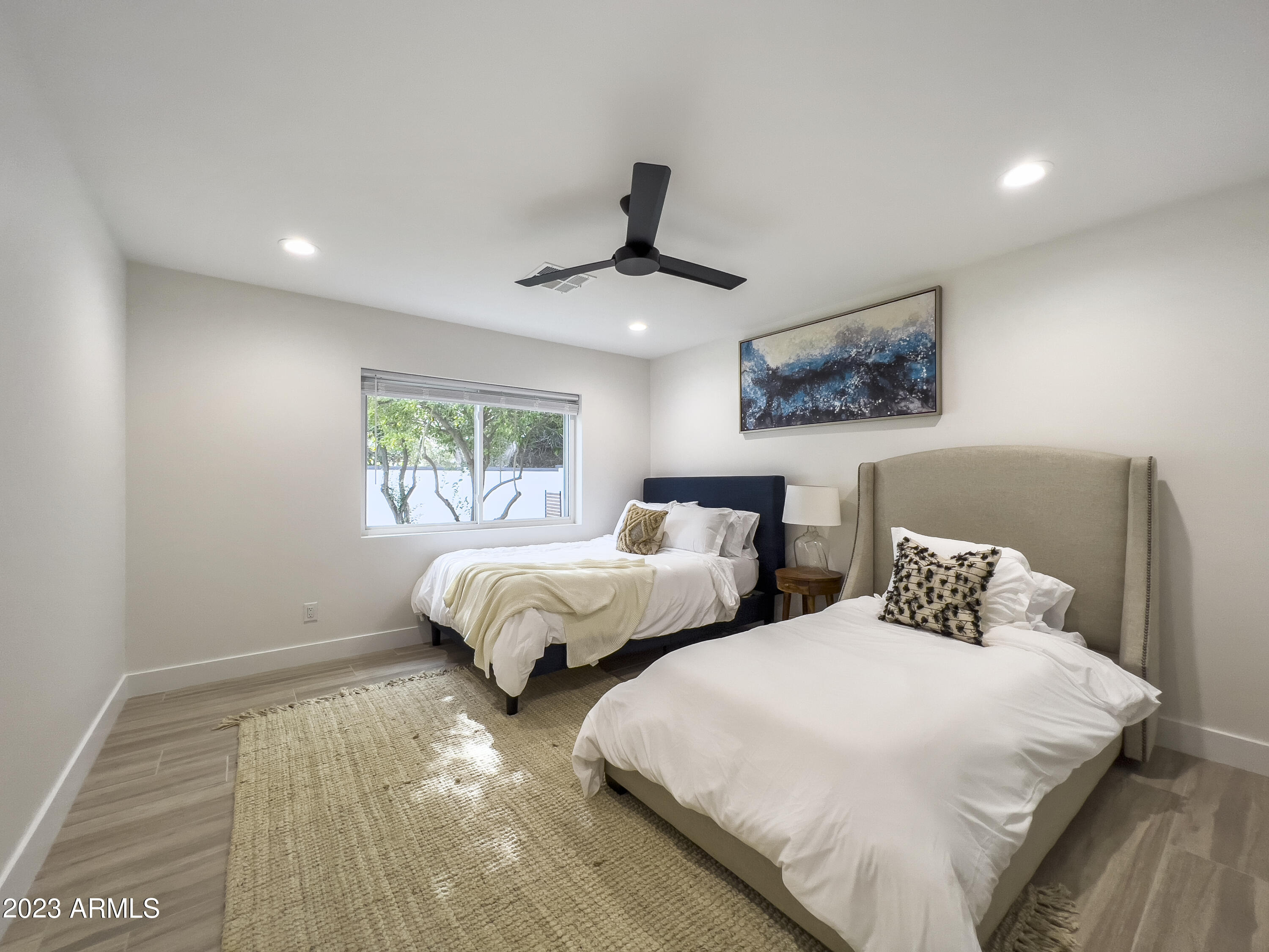 1135 W LAWRENCE Lane