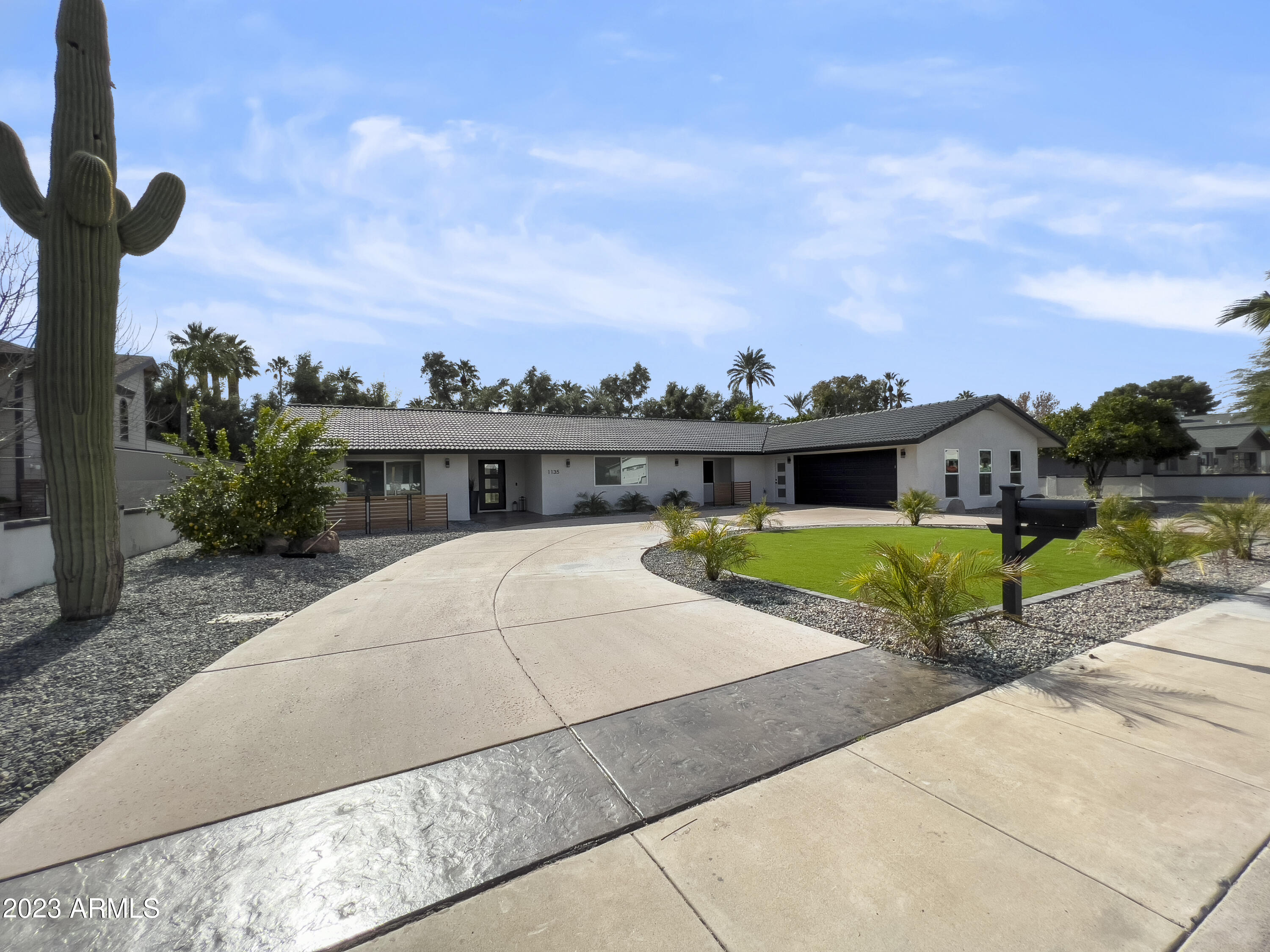1135 W LAWRENCE Lane