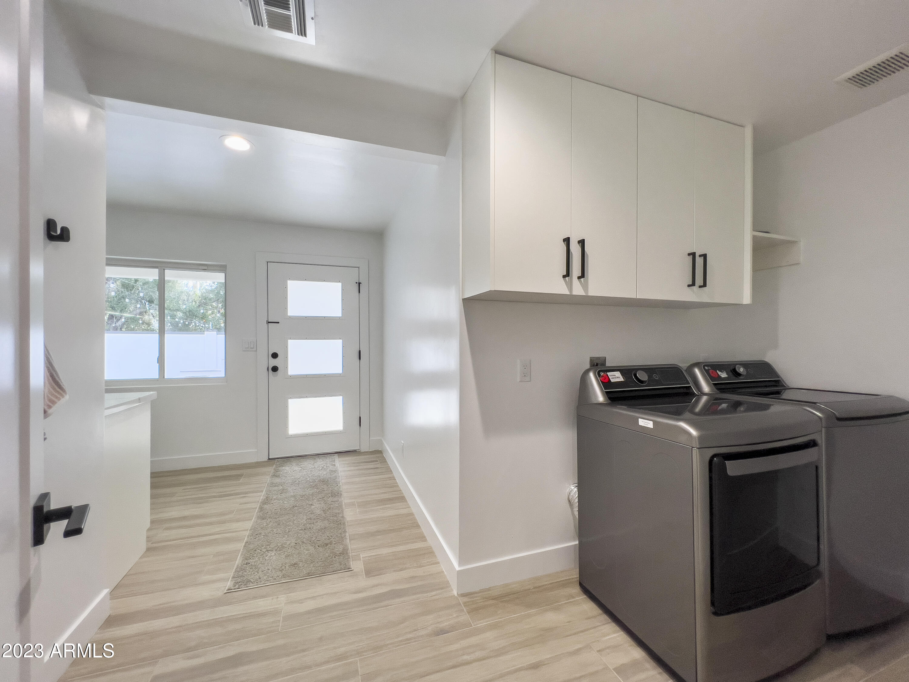 1135 W LAWRENCE Lane