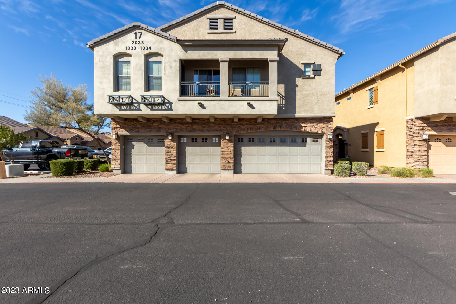 1350 S GREENFIELD Road # 1033