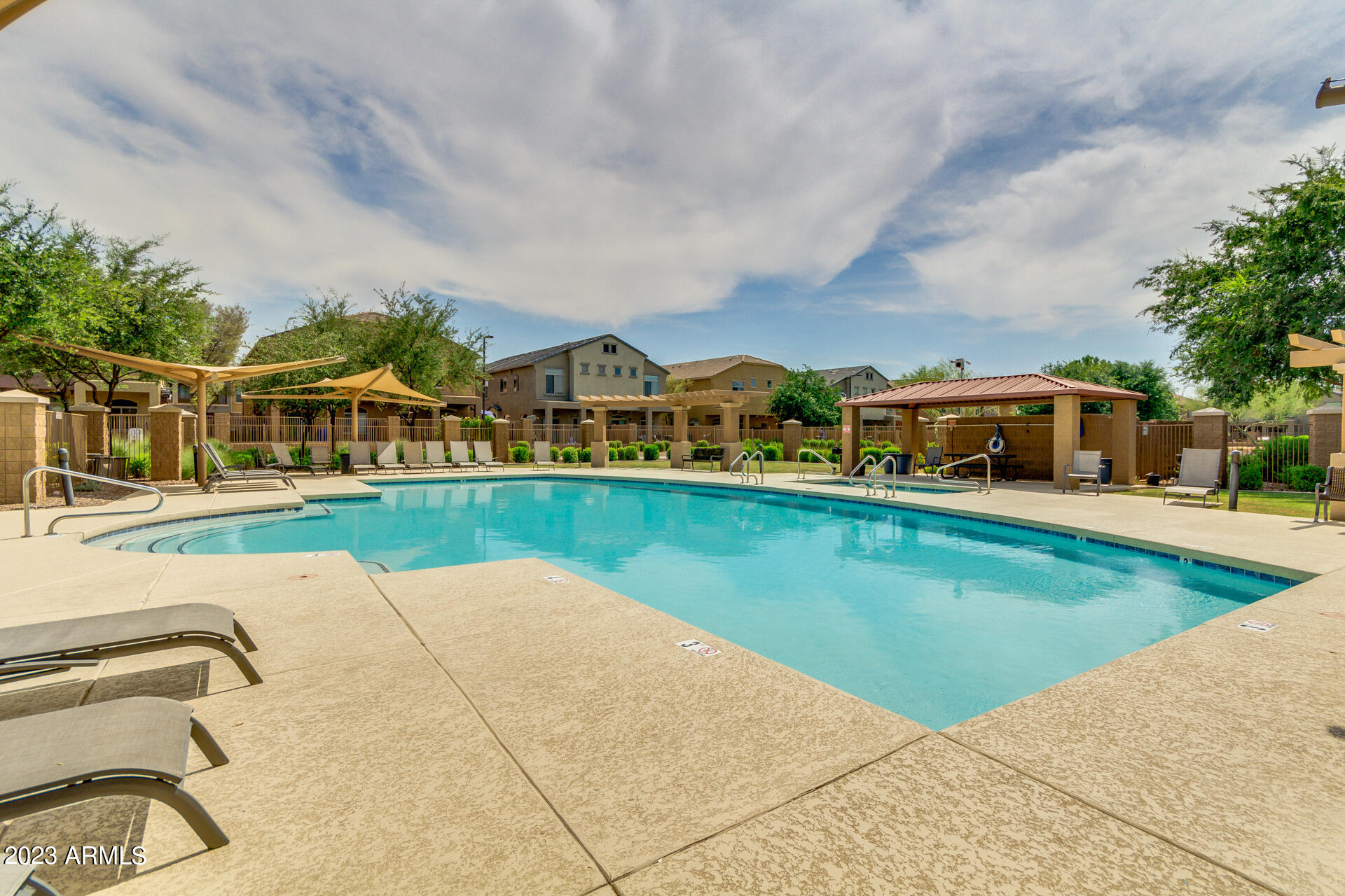 1350 S GREENFIELD Road # 1033