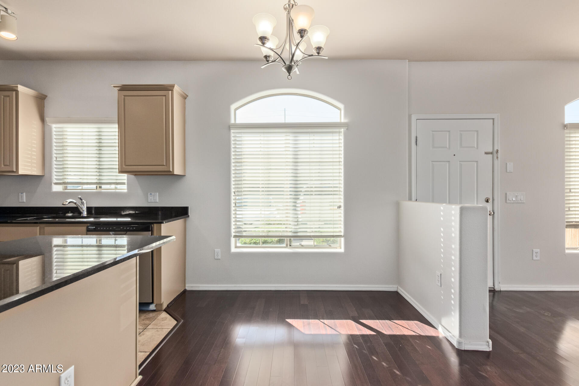 1350 S GREENFIELD Road # 1033
