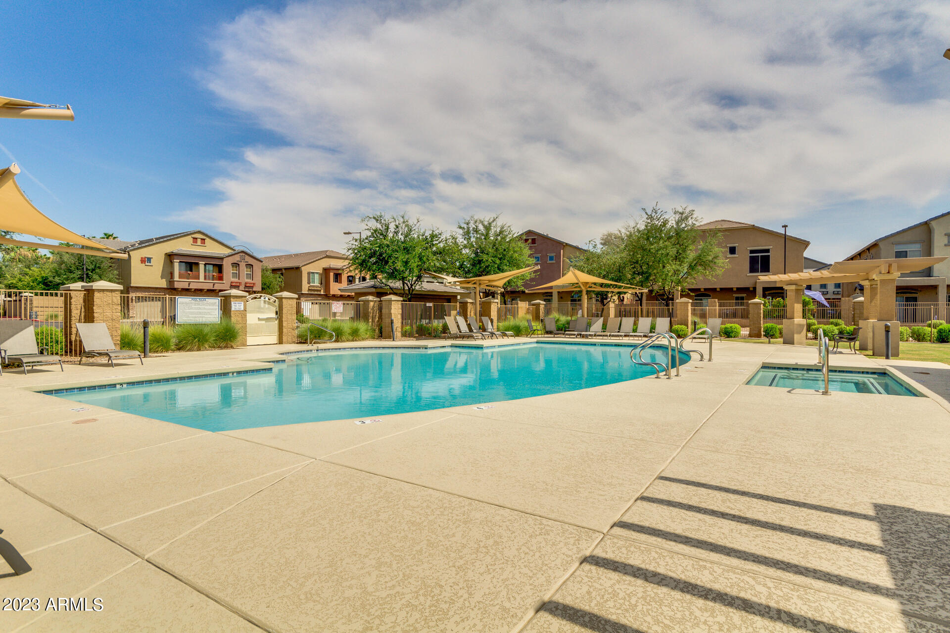 1350 S GREENFIELD Road # 1033