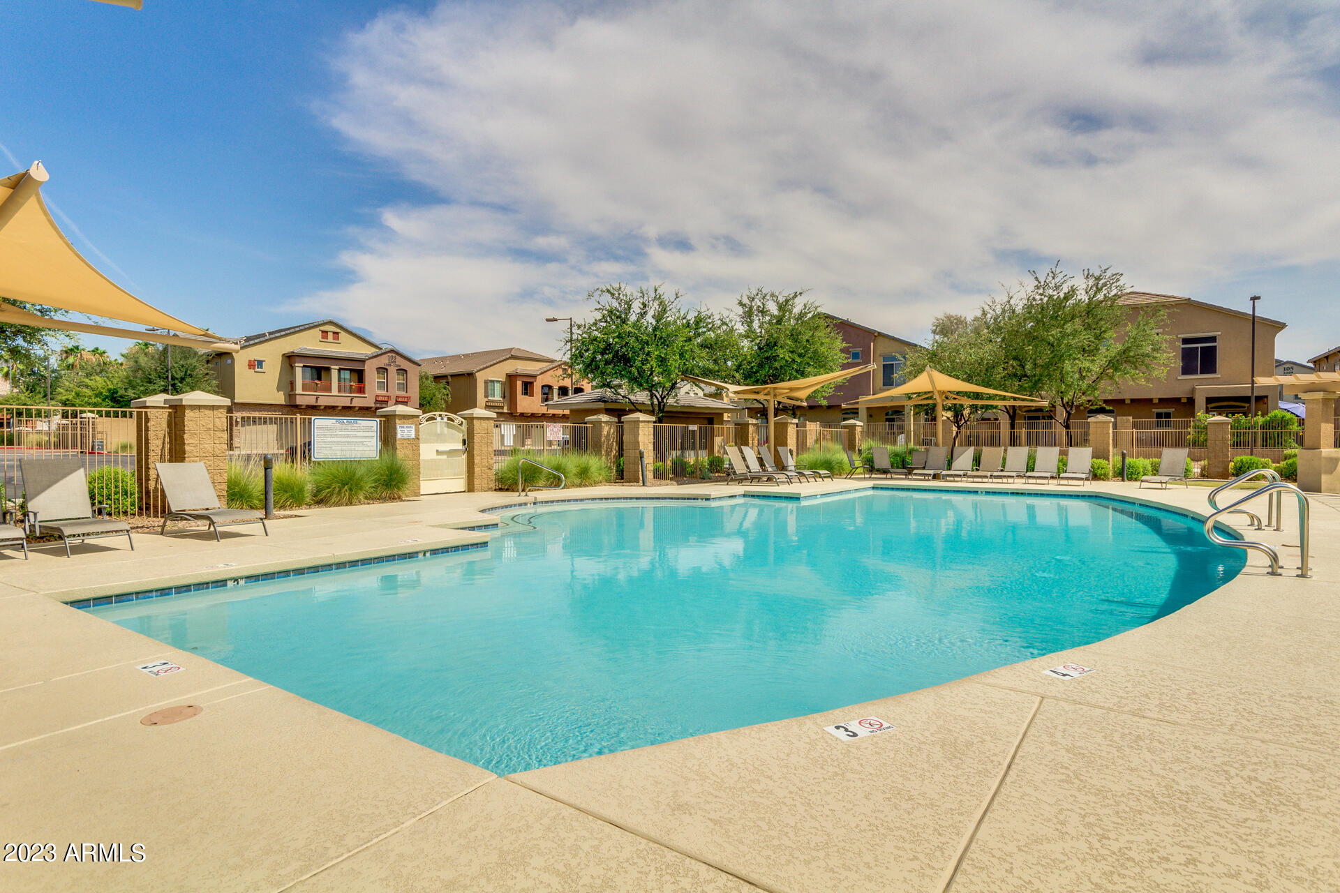 1350 S GREENFIELD Road # 1033