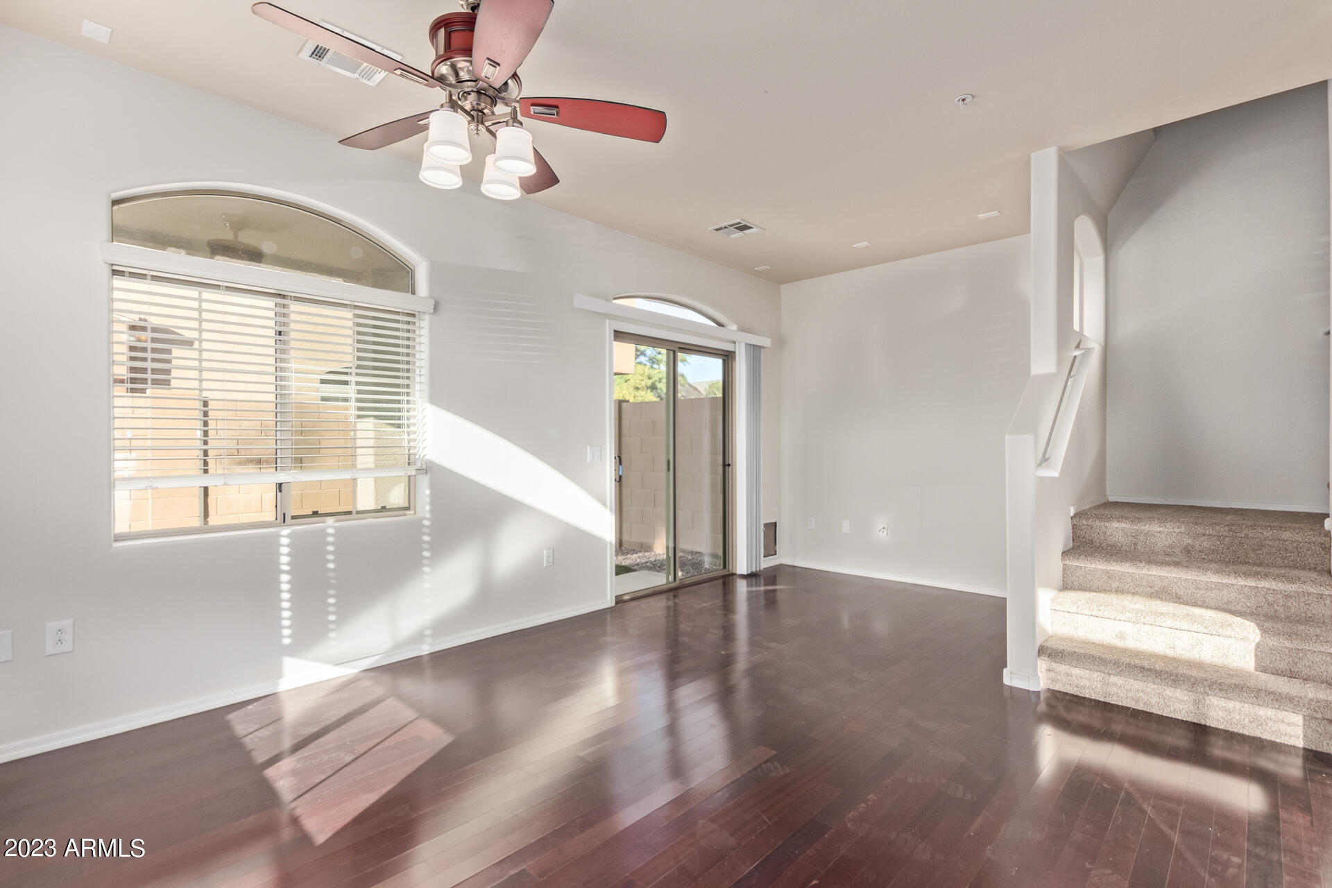 1350 S GREENFIELD Road # 1033