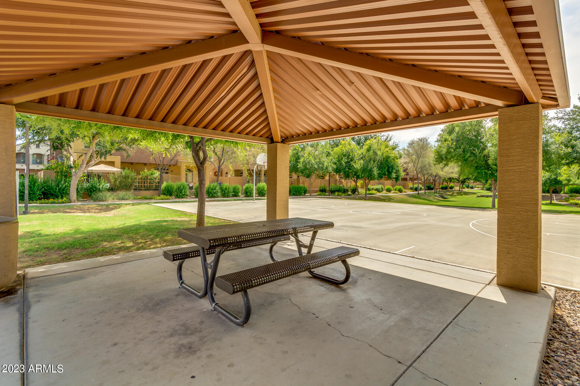 1350 S GREENFIELD Road # 1033