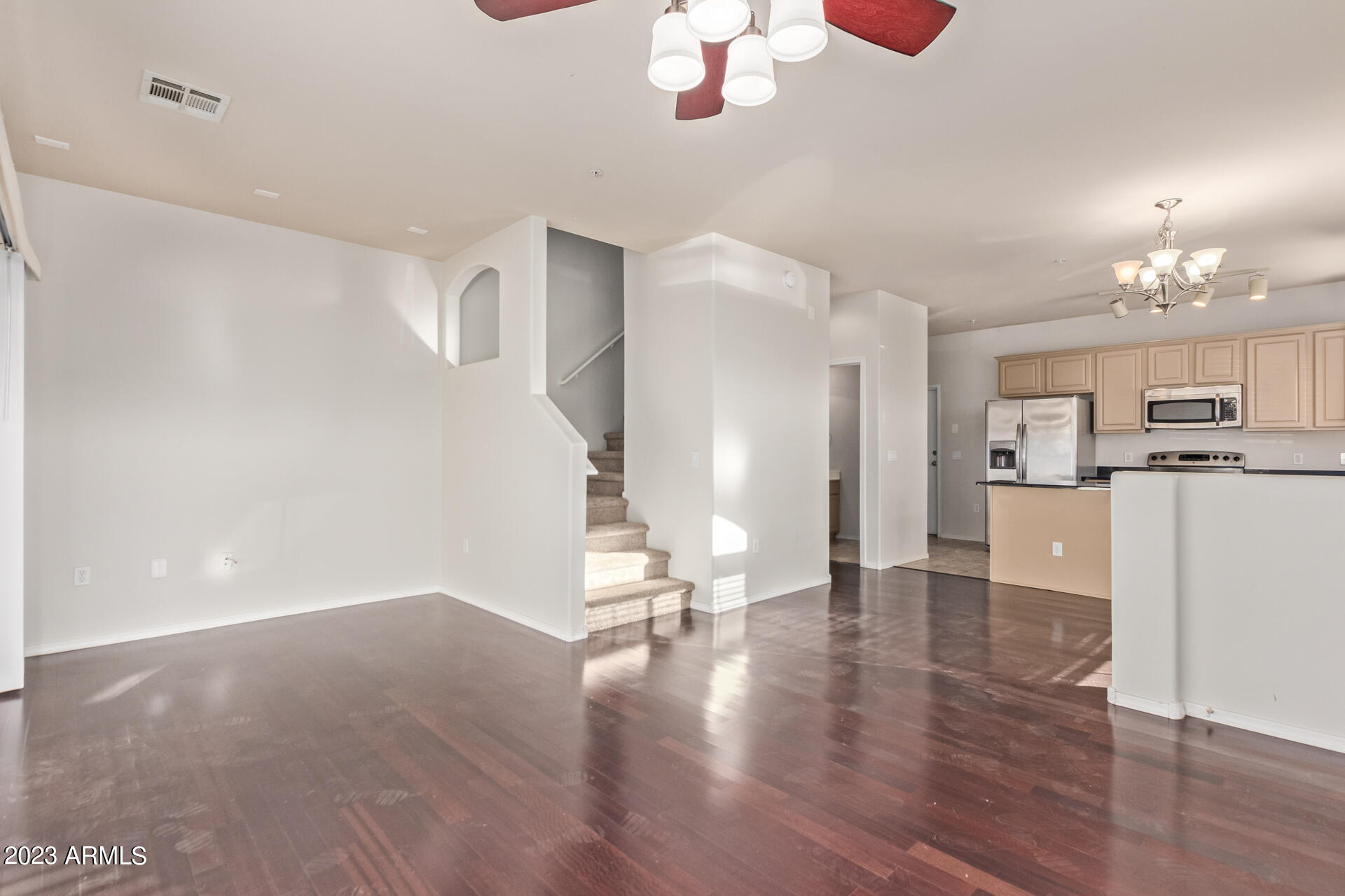 1350 S GREENFIELD Road # 1033