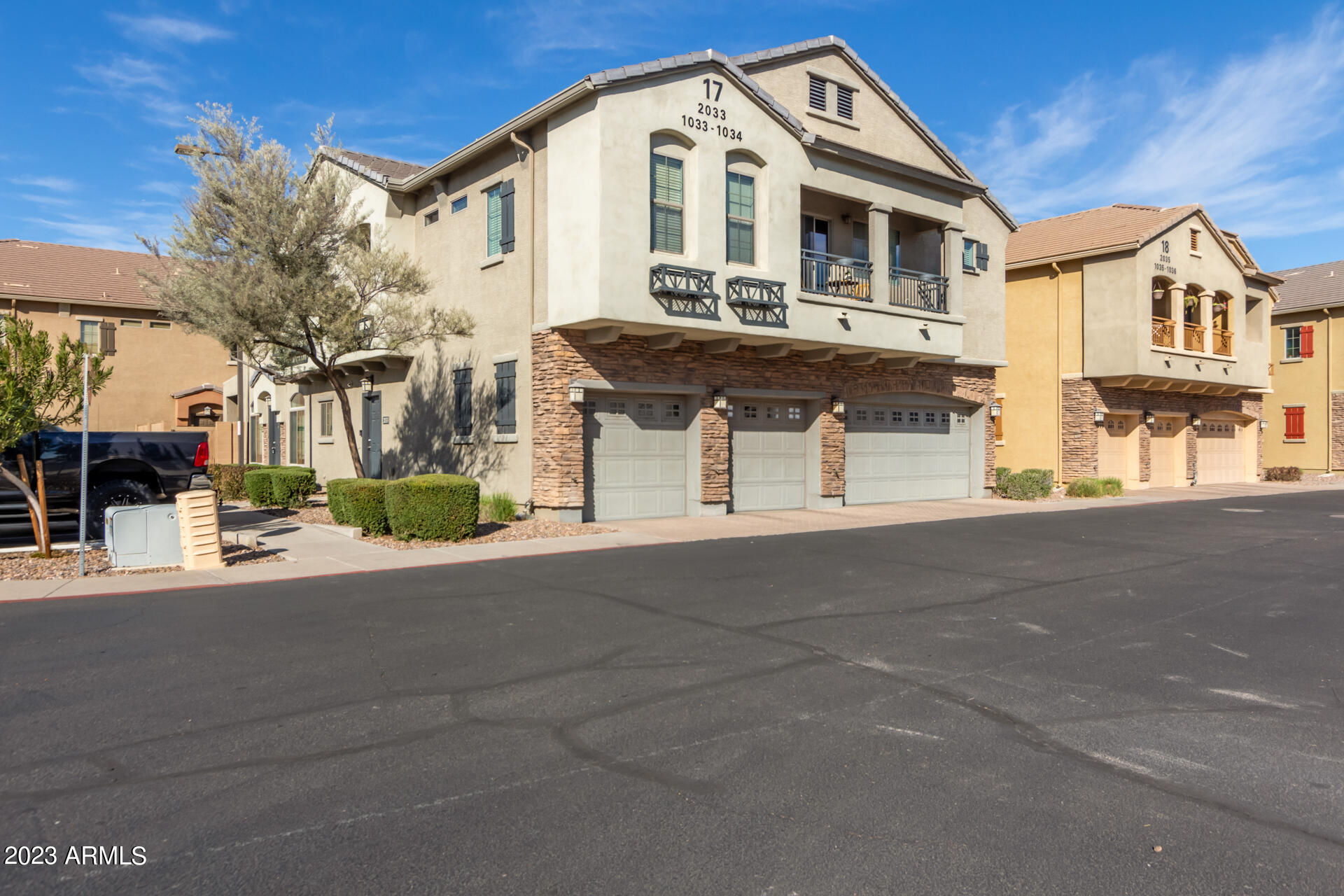 1350 S GREENFIELD Road # 1033