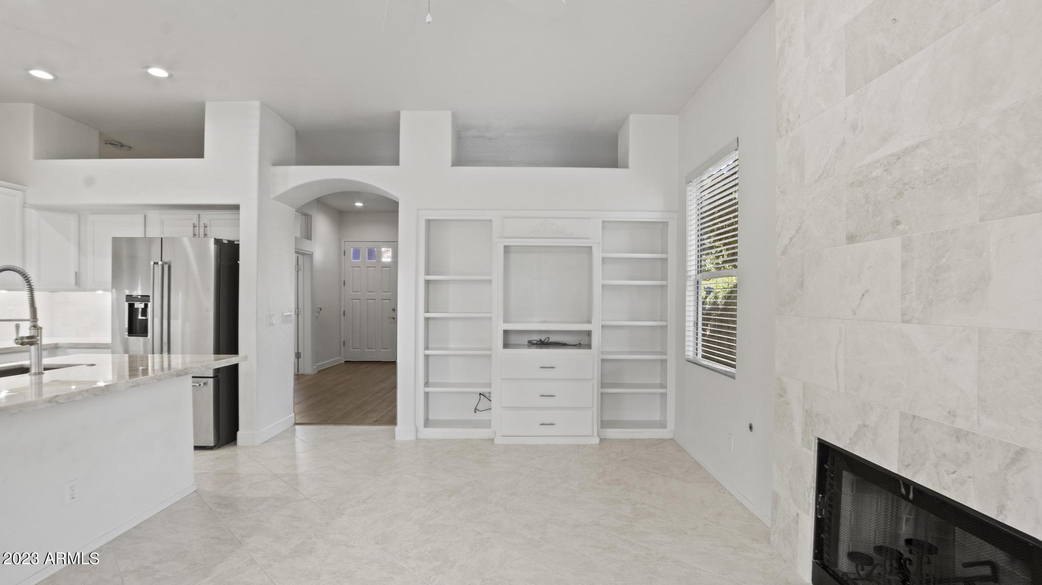 573 E MARIA Lane