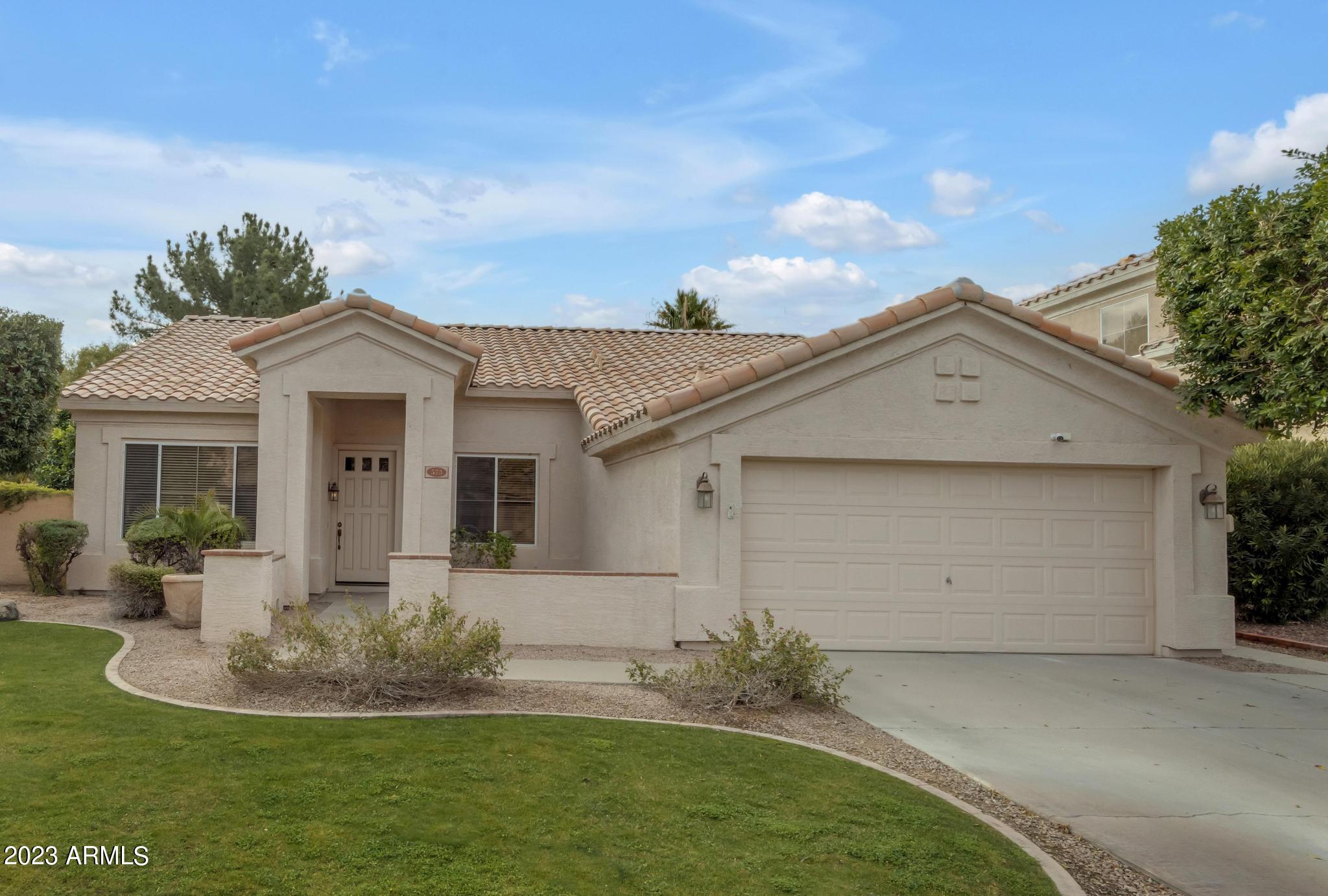 573 E MARIA Lane