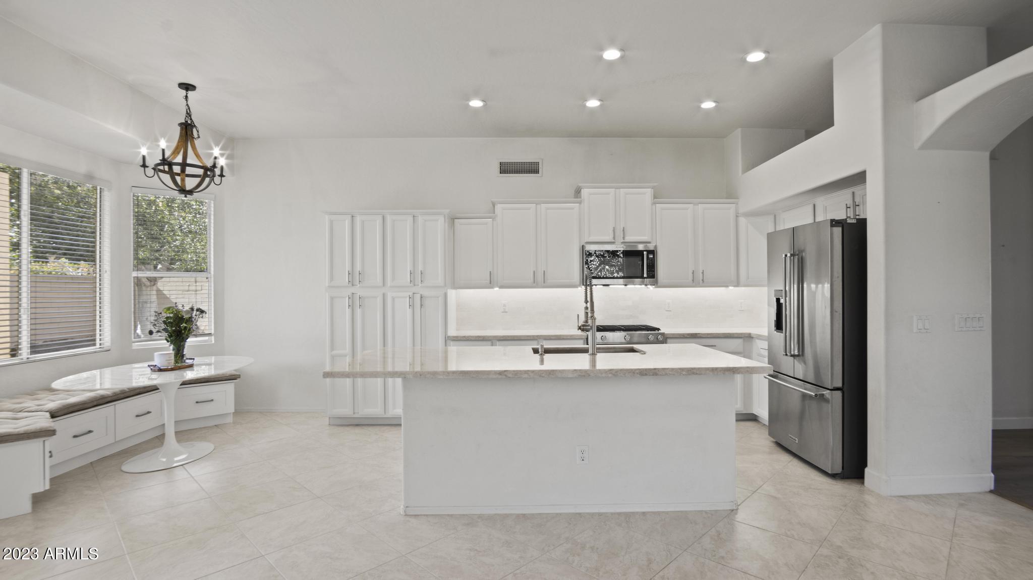 573 E MARIA Lane