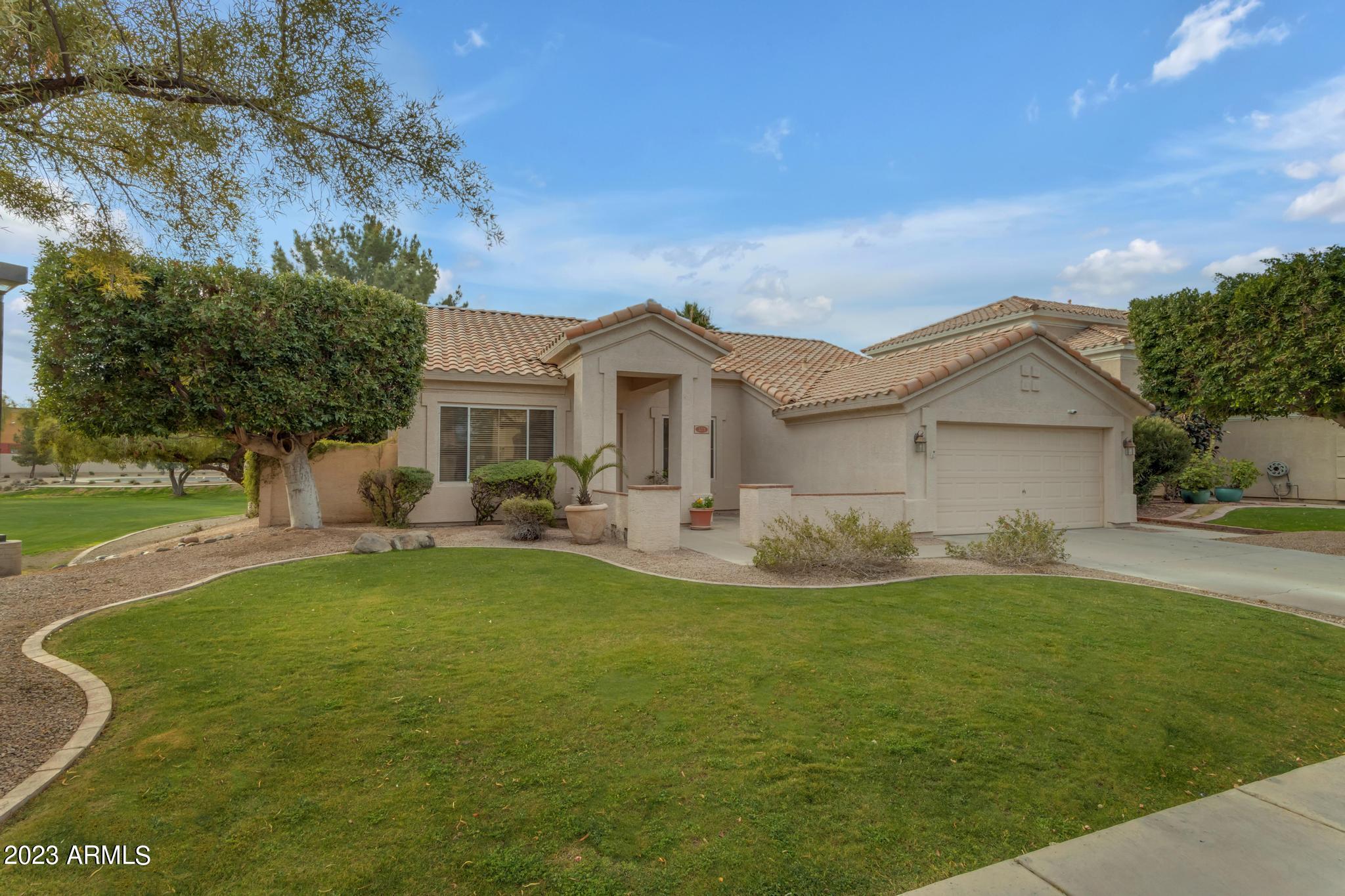 573 E MARIA Lane