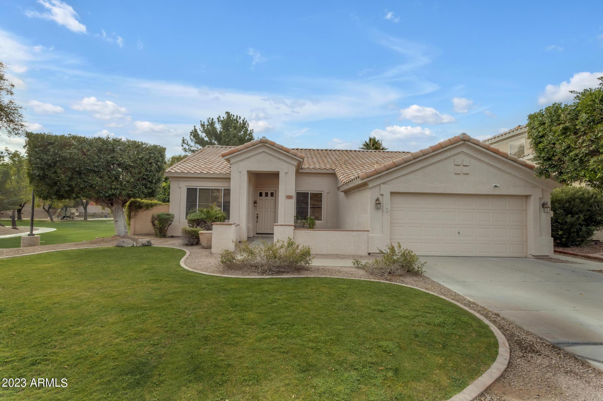 573 E MARIA Lane