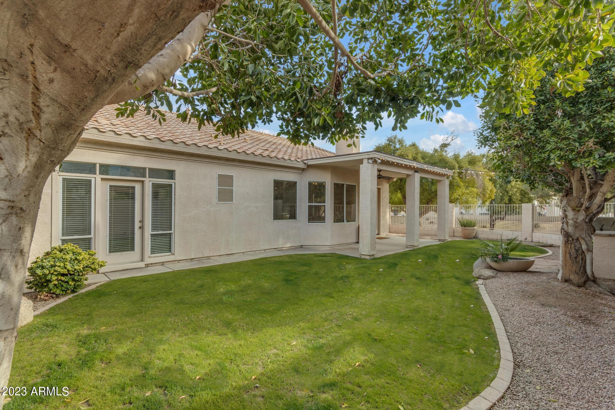 573 E MARIA Lane