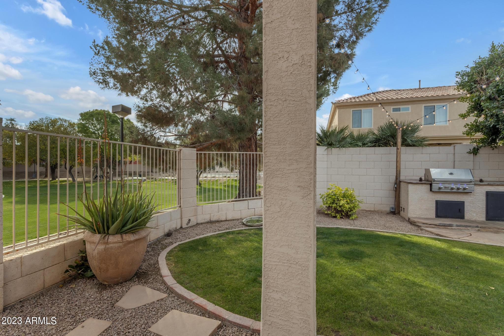573 E MARIA Lane