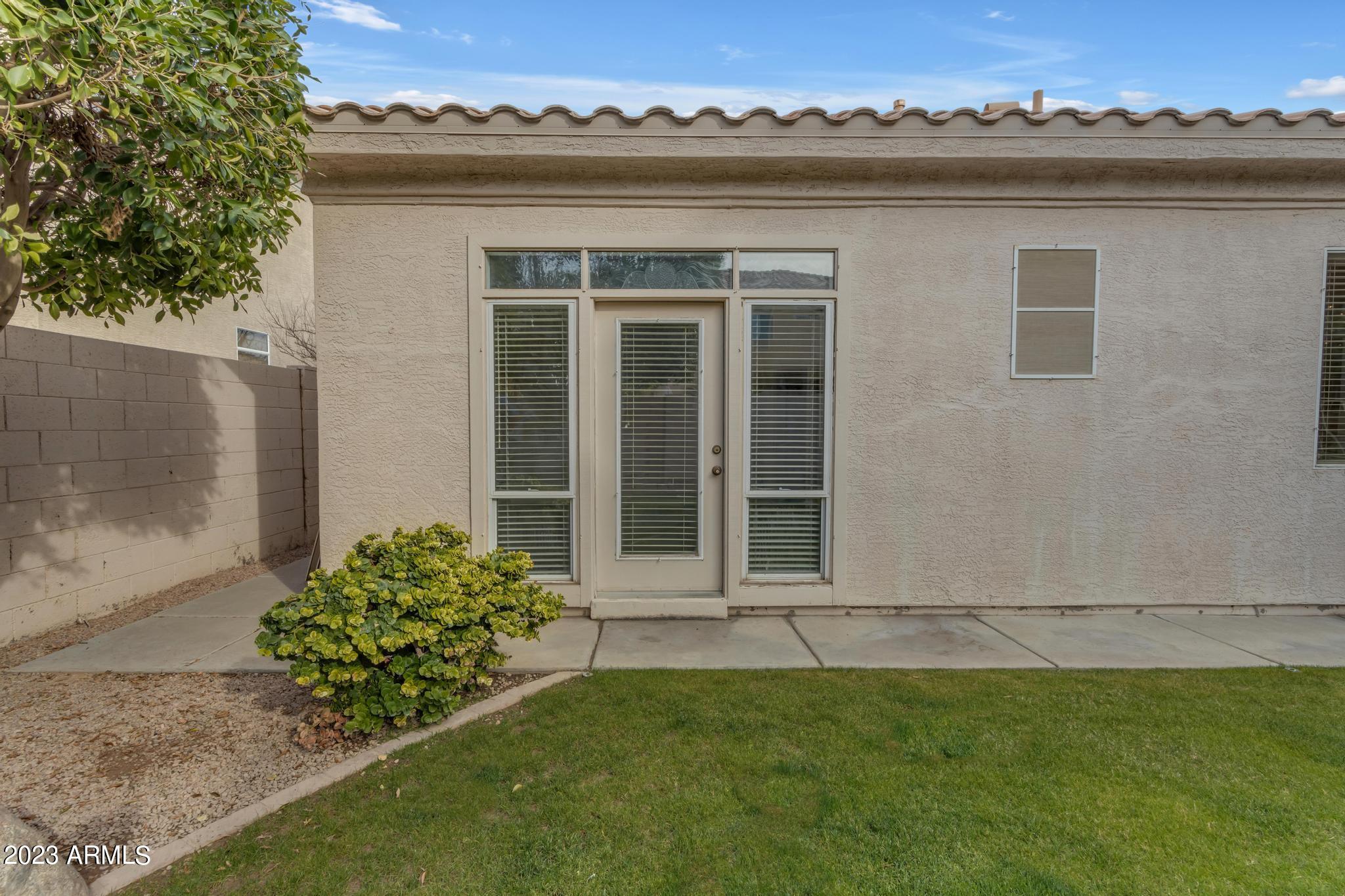 573 E MARIA Lane