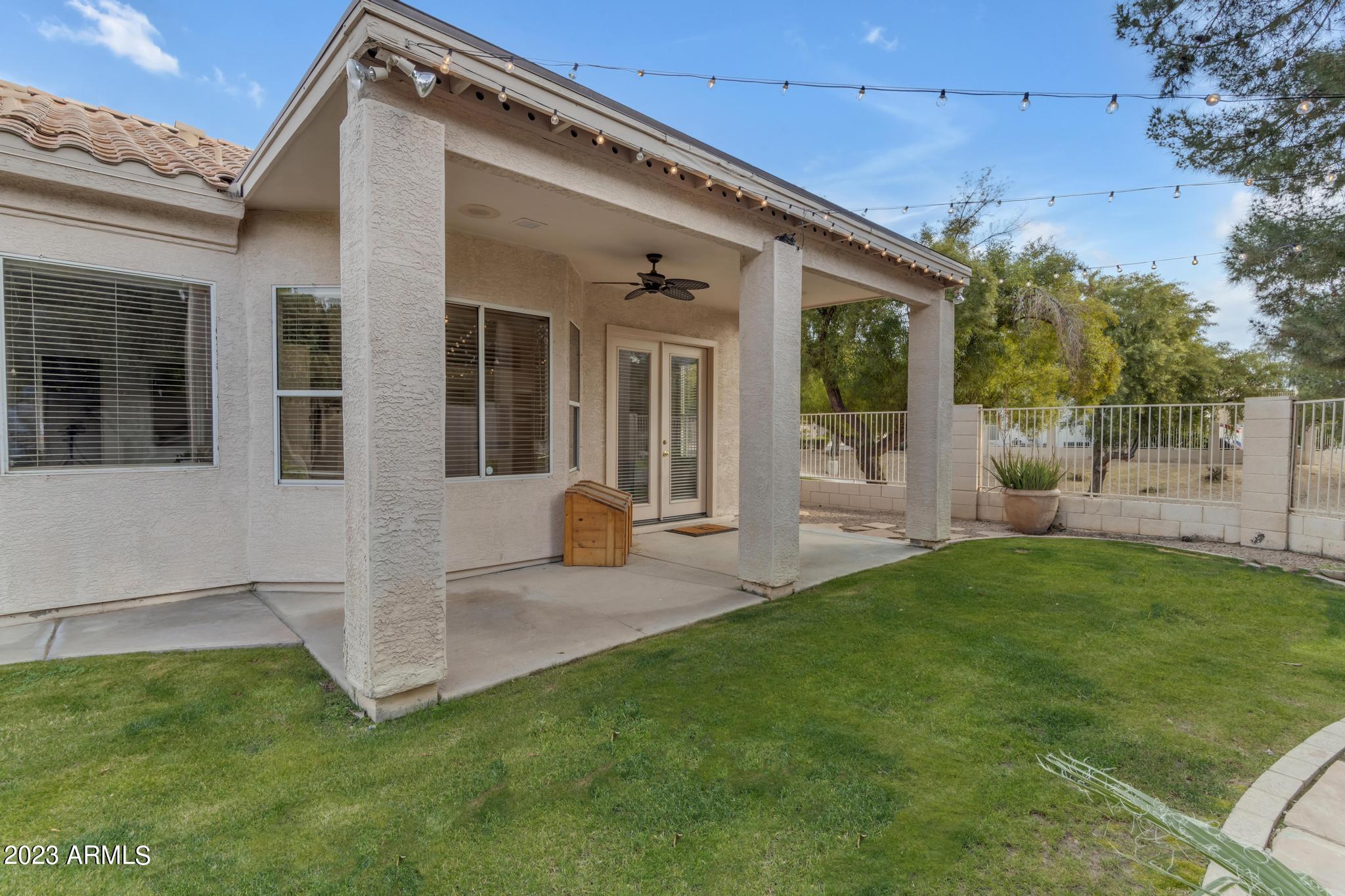 573 E MARIA Lane