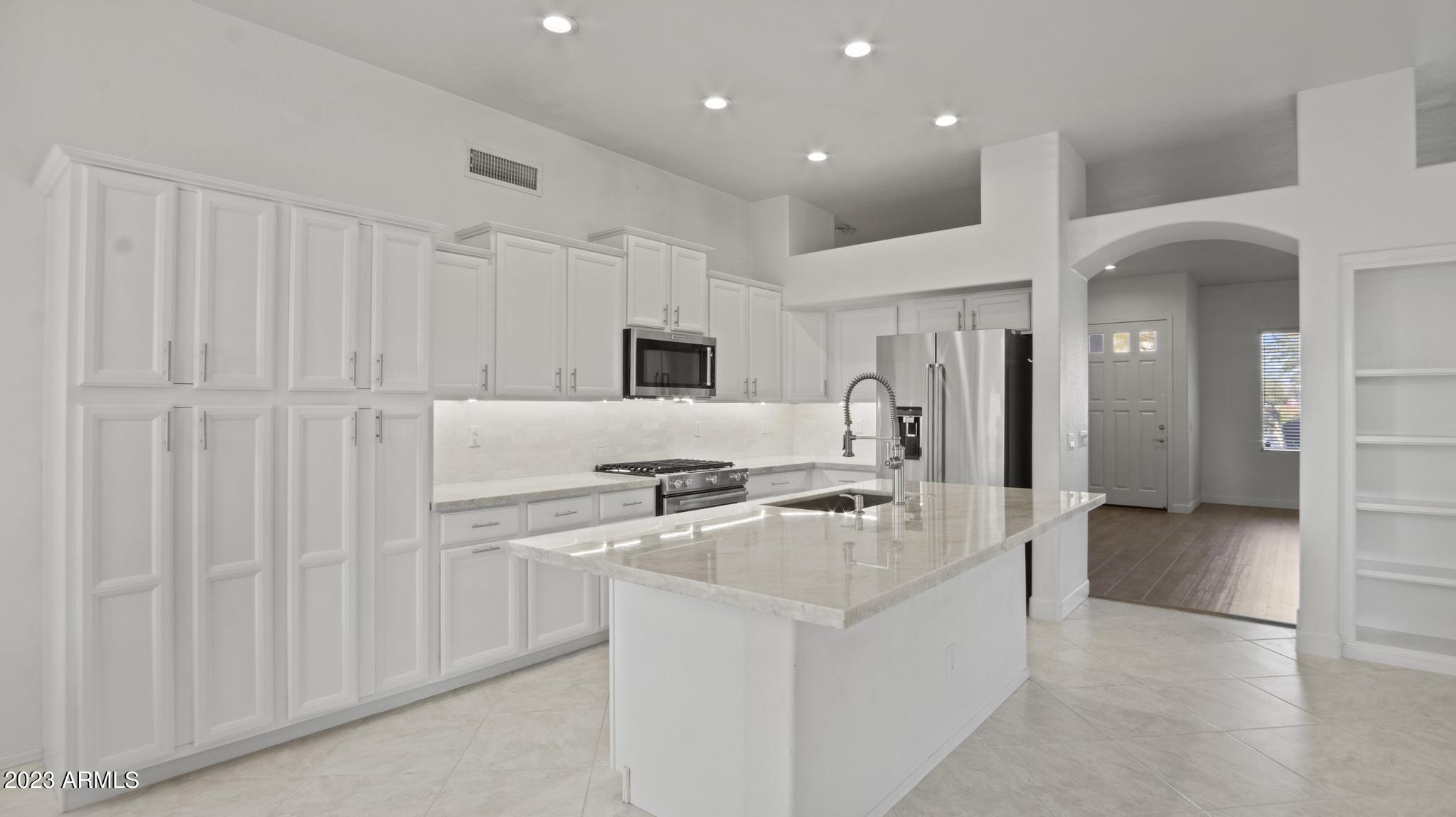 573 E MARIA Lane
