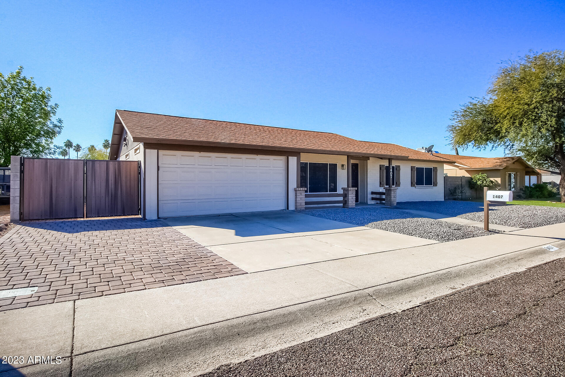 1407 W TARO Lane