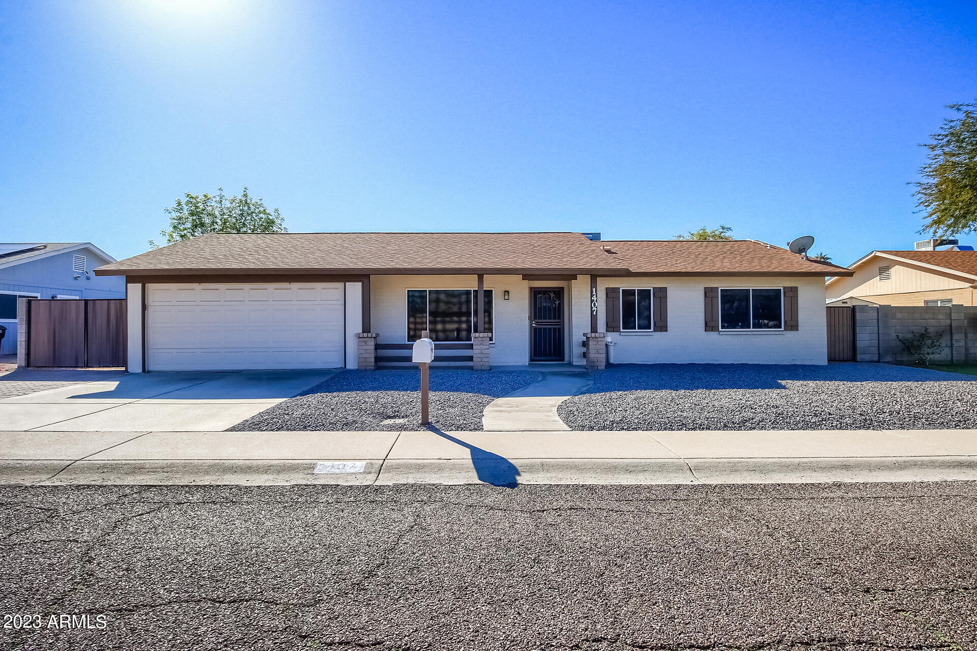 1407 W TARO Lane