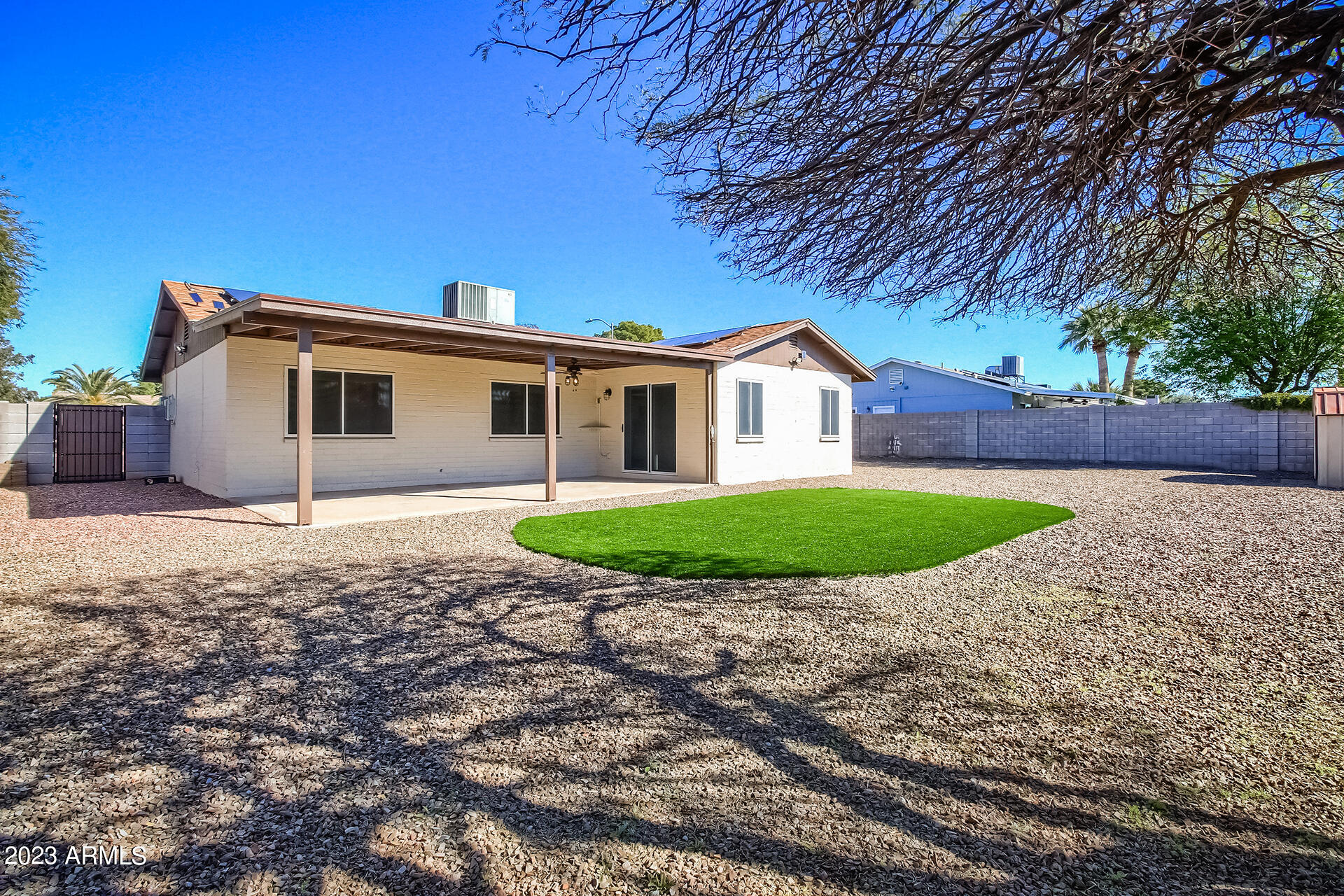1407 W TARO Lane