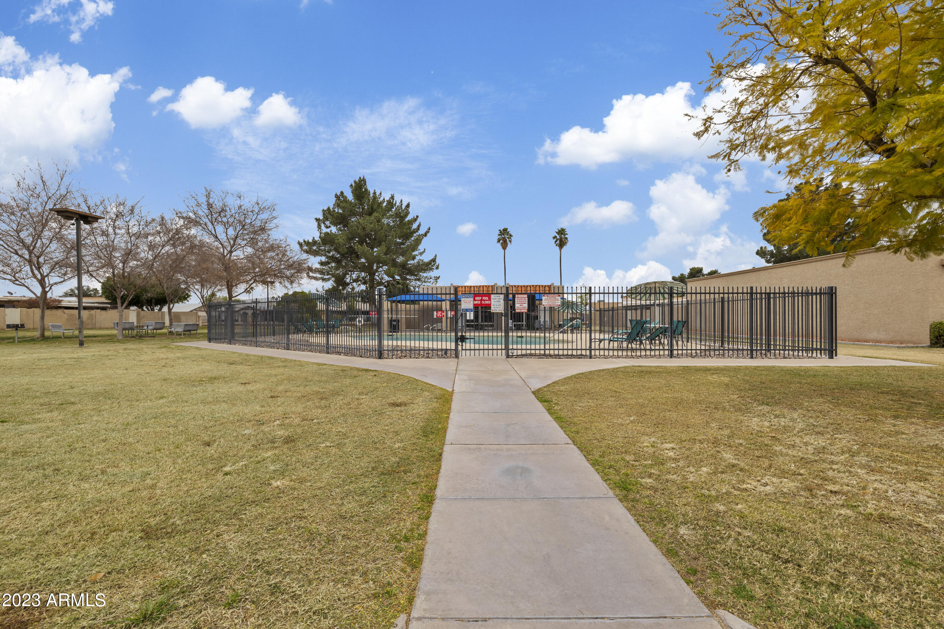 509 E COLGATE Drive