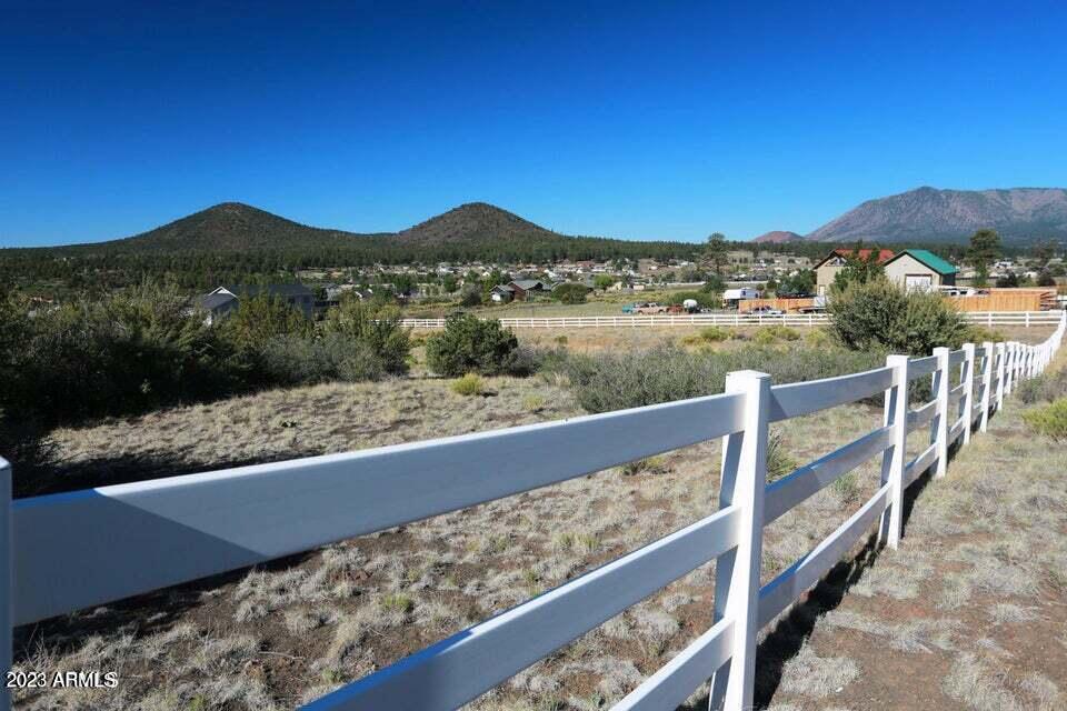 8037 SLEEPING DOG Road Unit: -