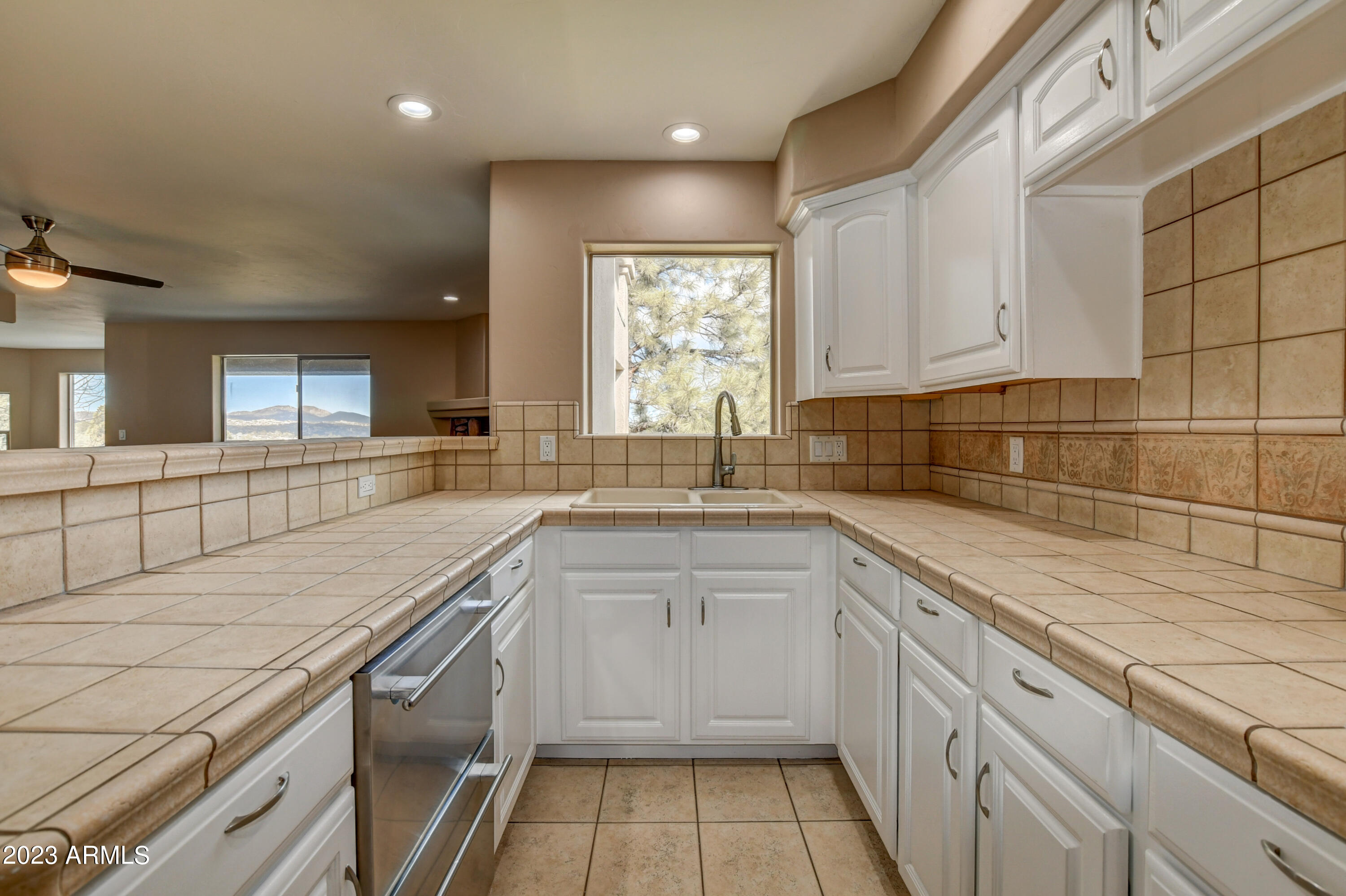 290 Summit Pointe Drive