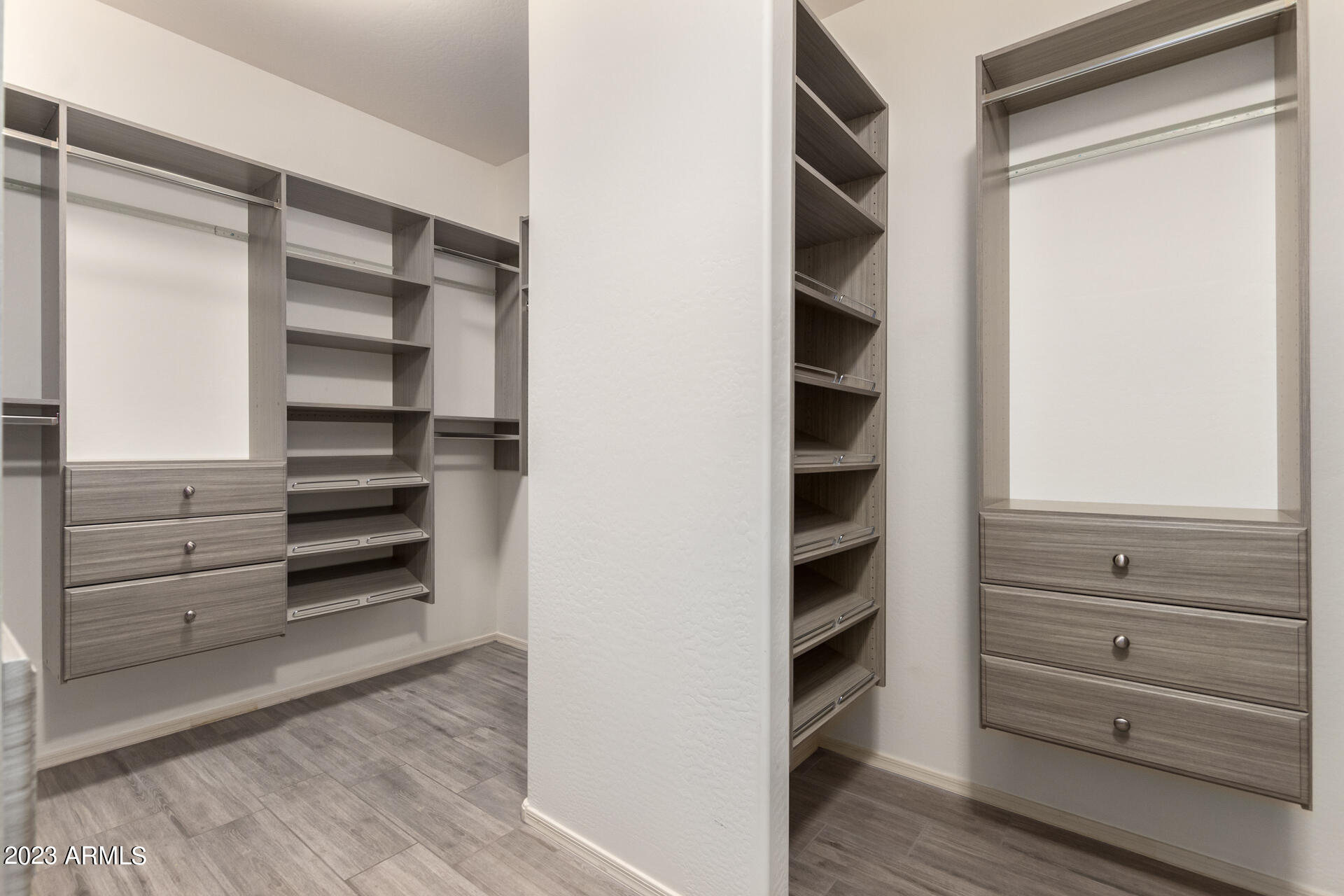 2338 W GARY Way