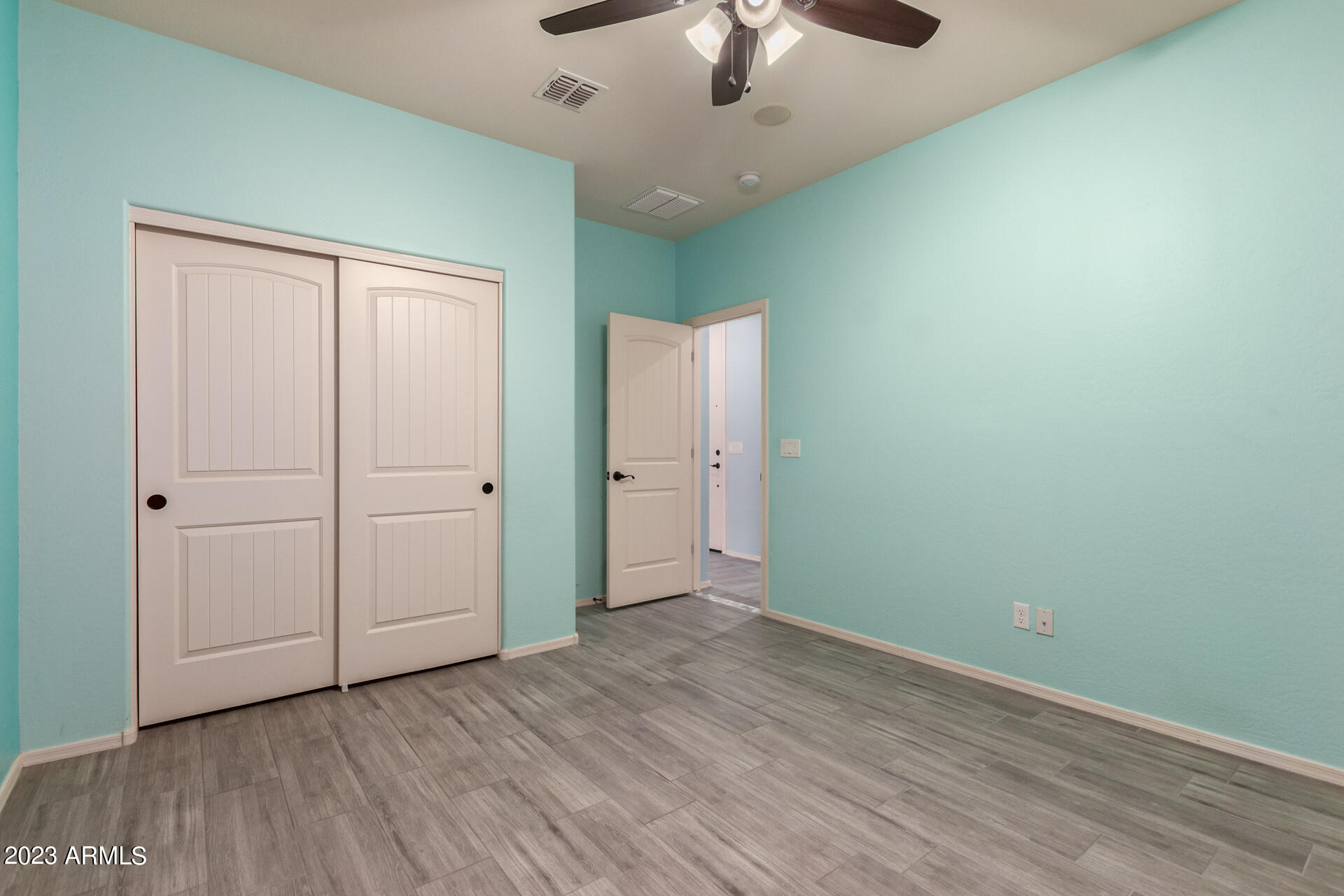 2338 W GARY Way