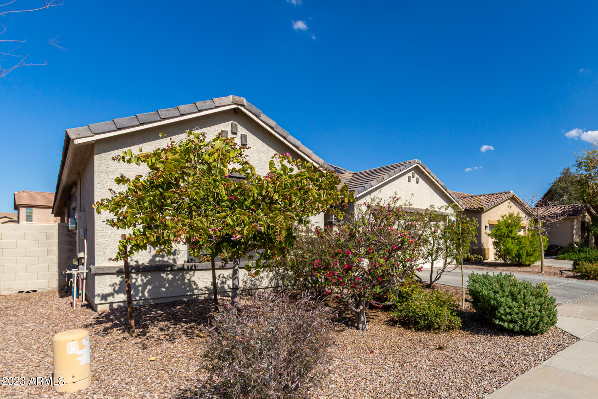 2338 W GARY Way