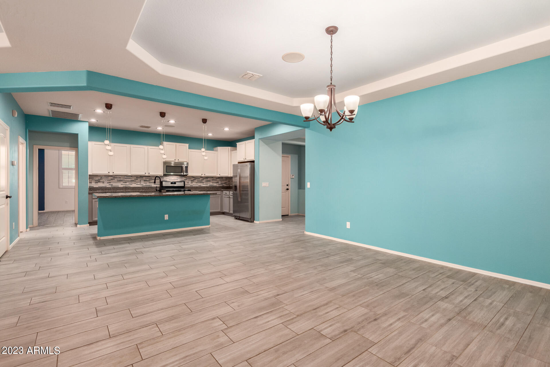 2338 W GARY Way