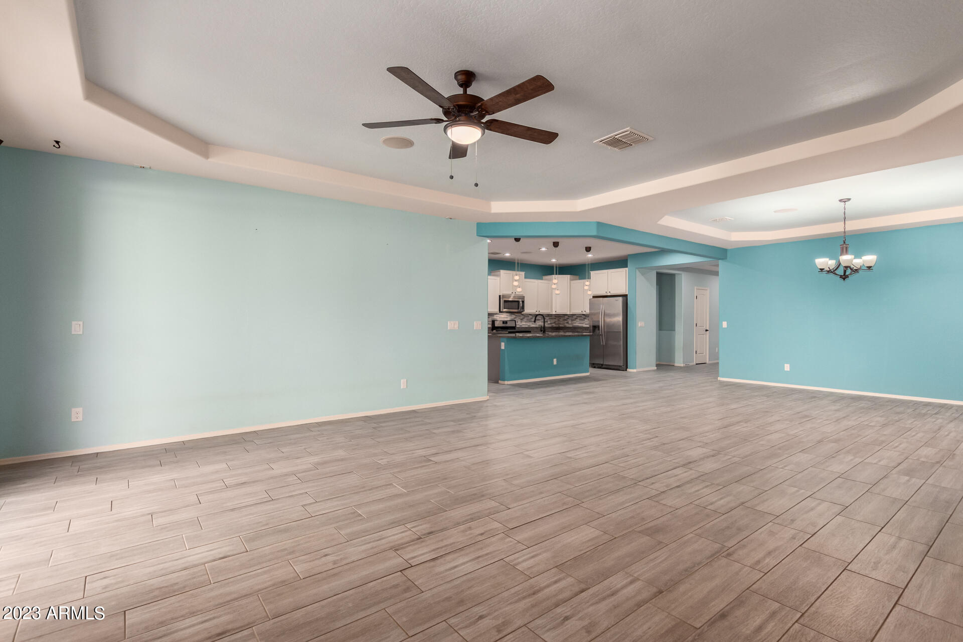 2338 W GARY Way