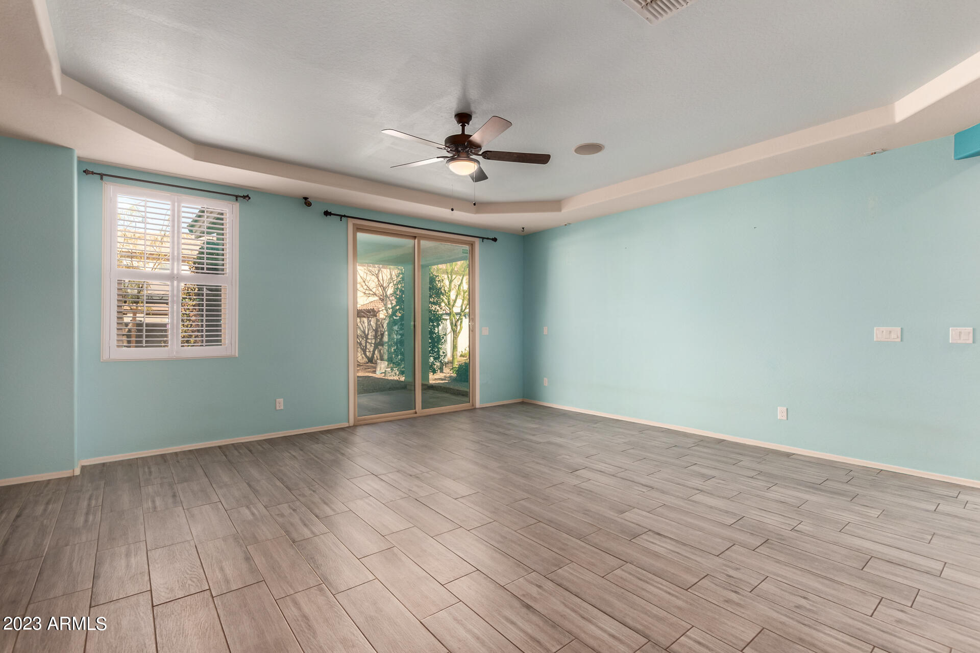 2338 W GARY Way