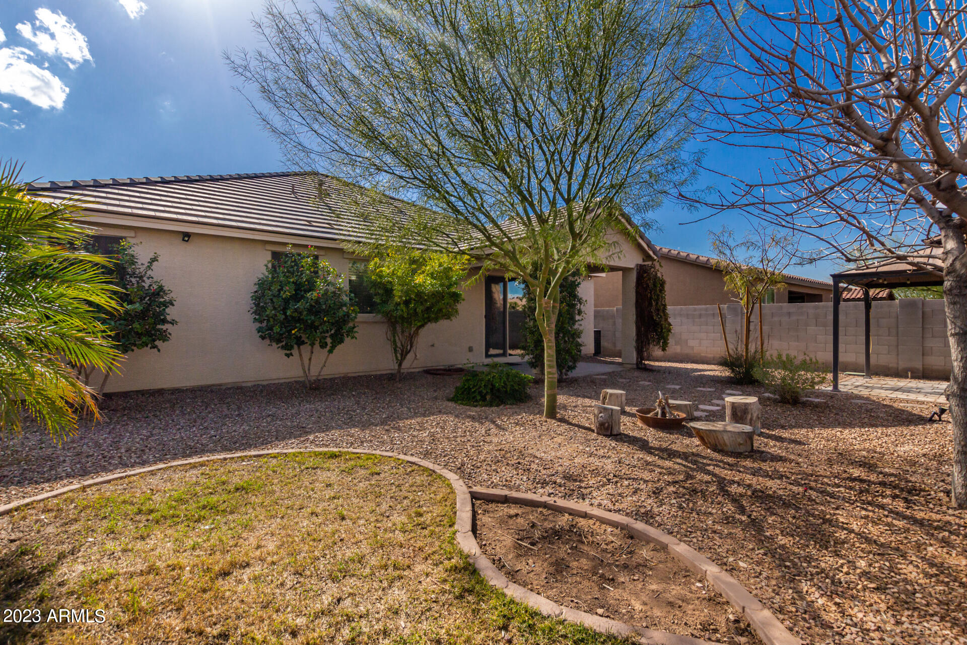 2338 W GARY Way