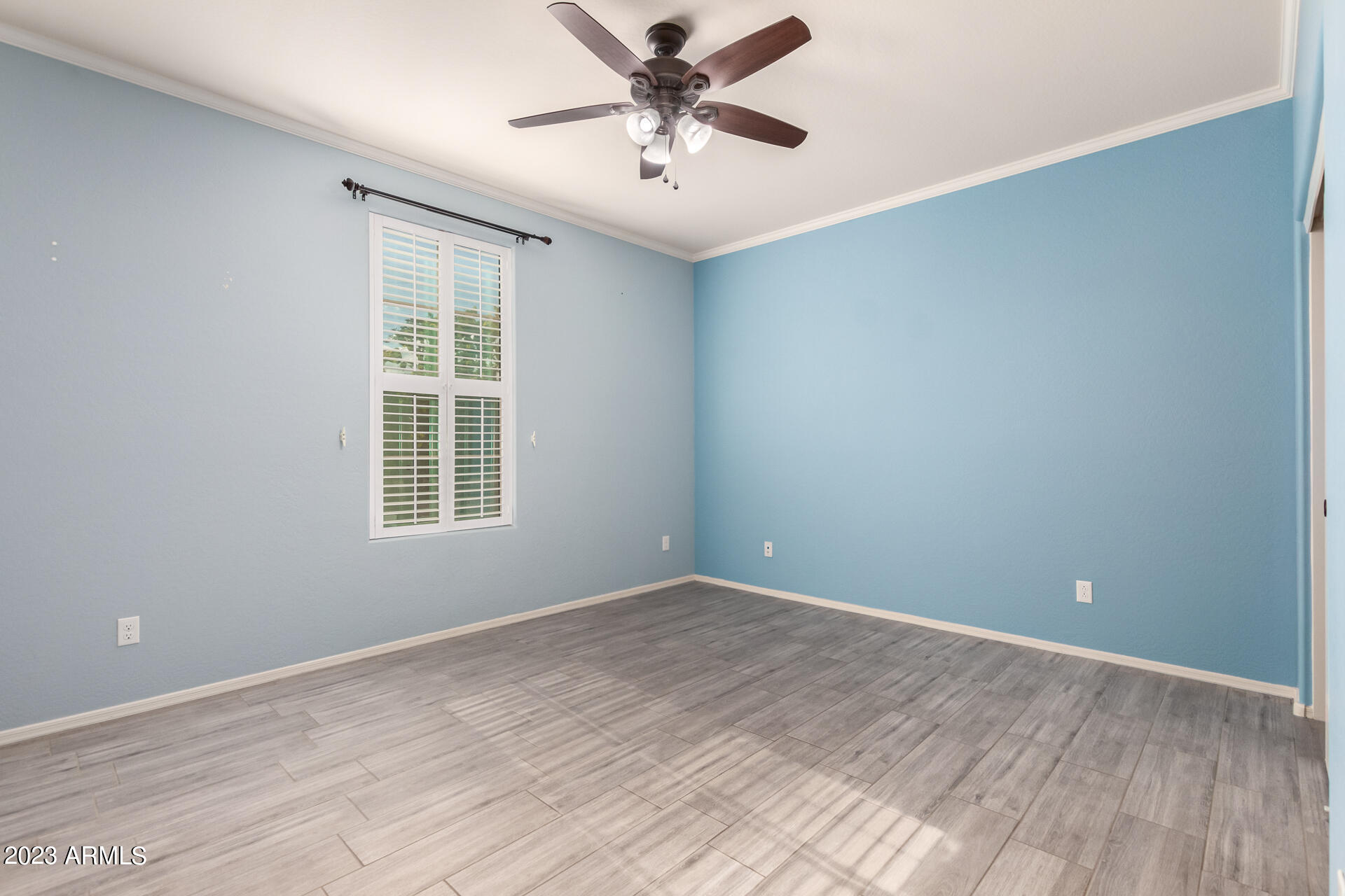 2338 W GARY Way