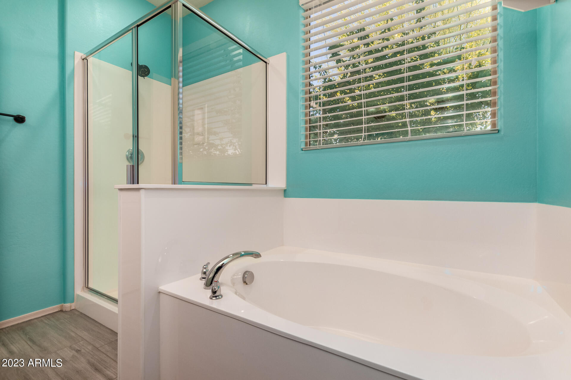 2338 W GARY Way
