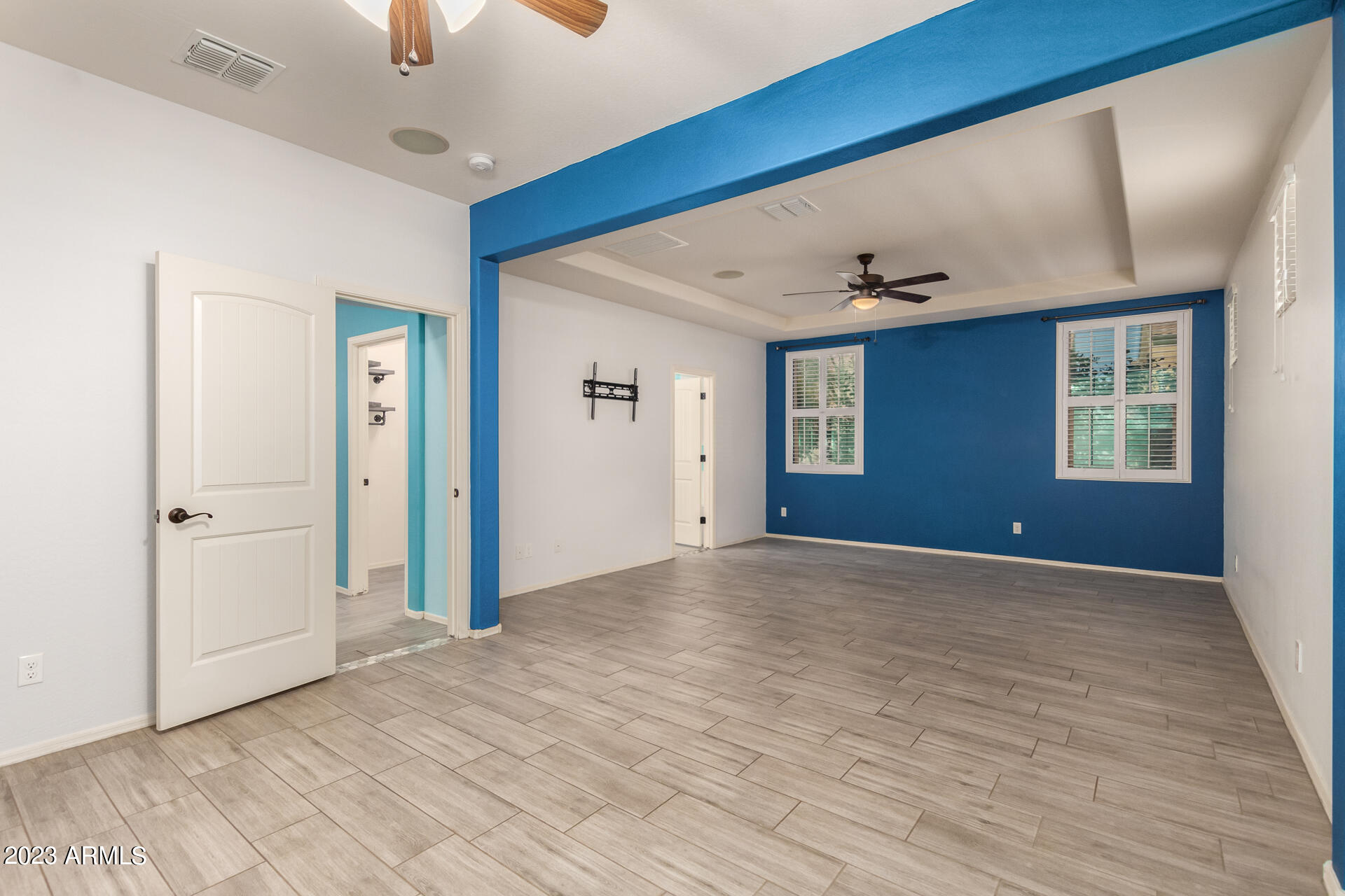 2338 W GARY Way