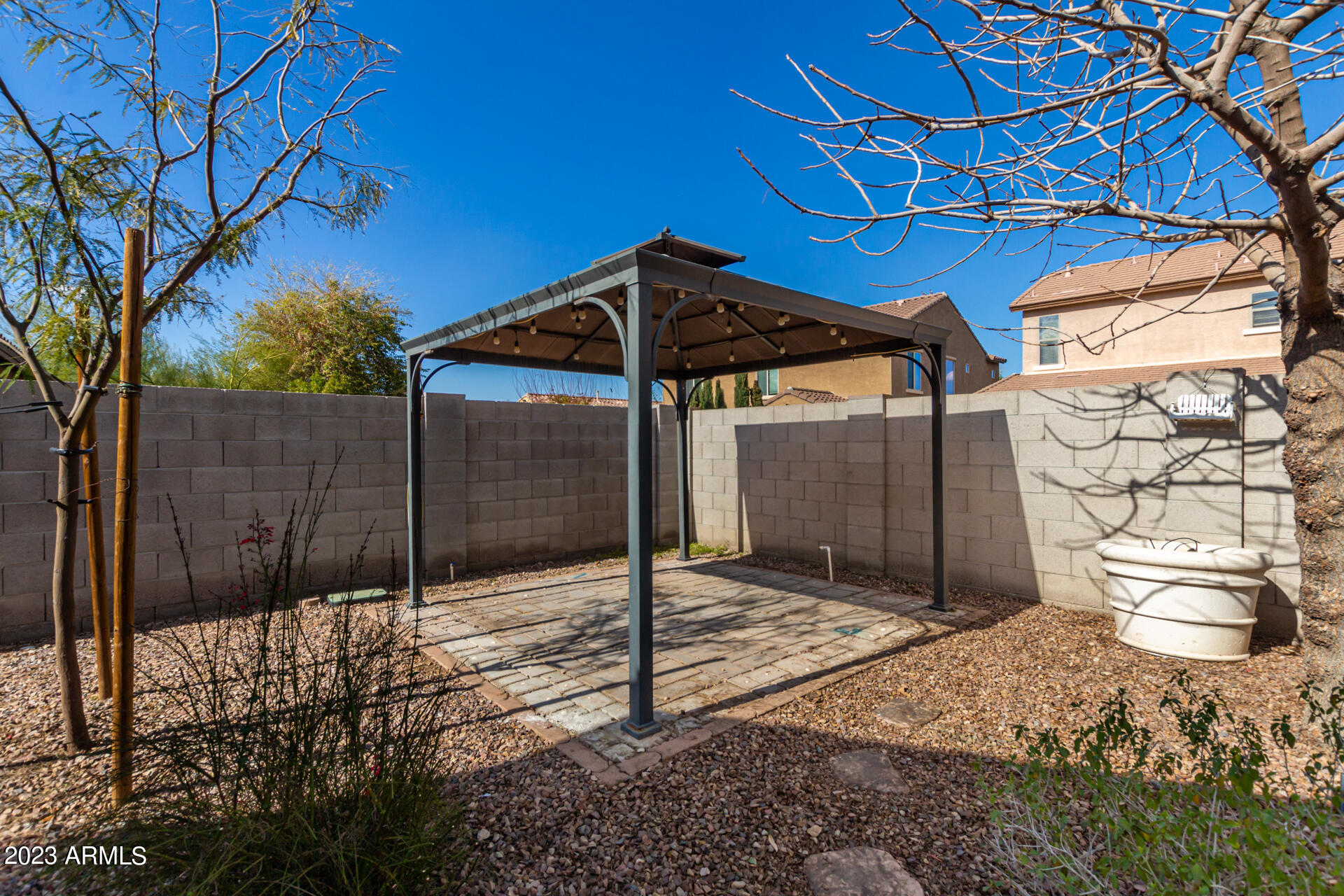 2338 W GARY Way