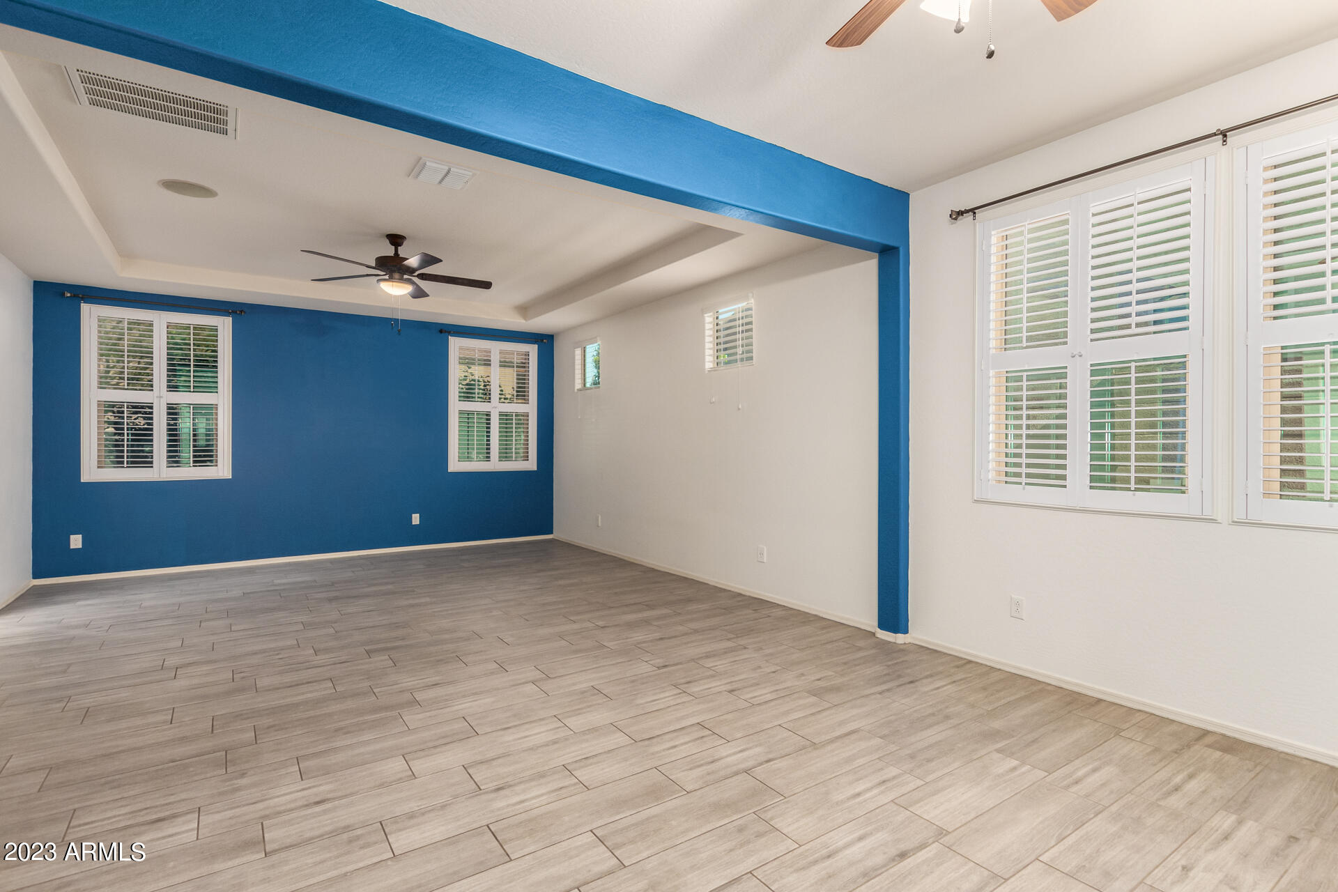 2338 W GARY Way