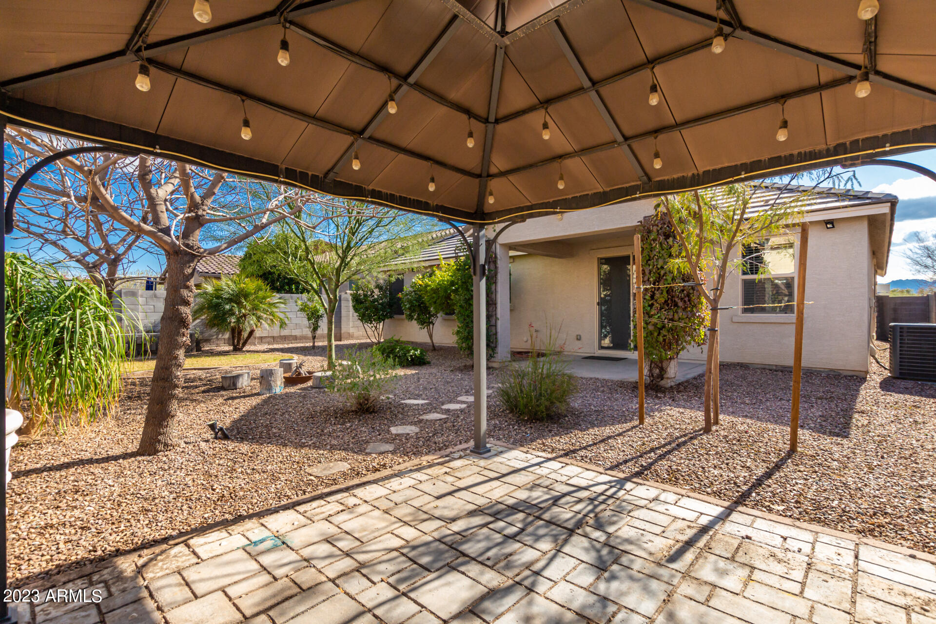 2338 W GARY Way