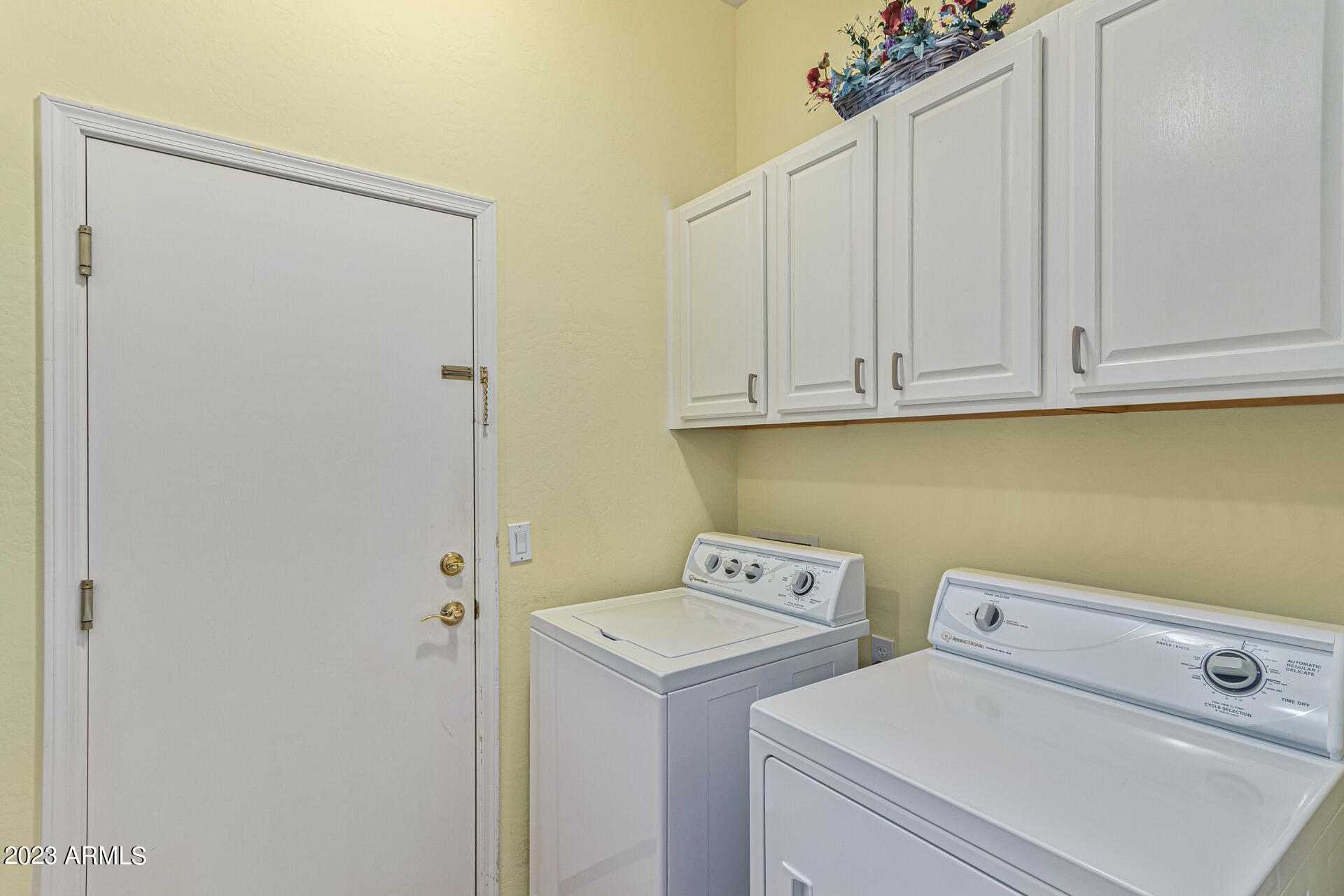 63 E JOSEPH Way