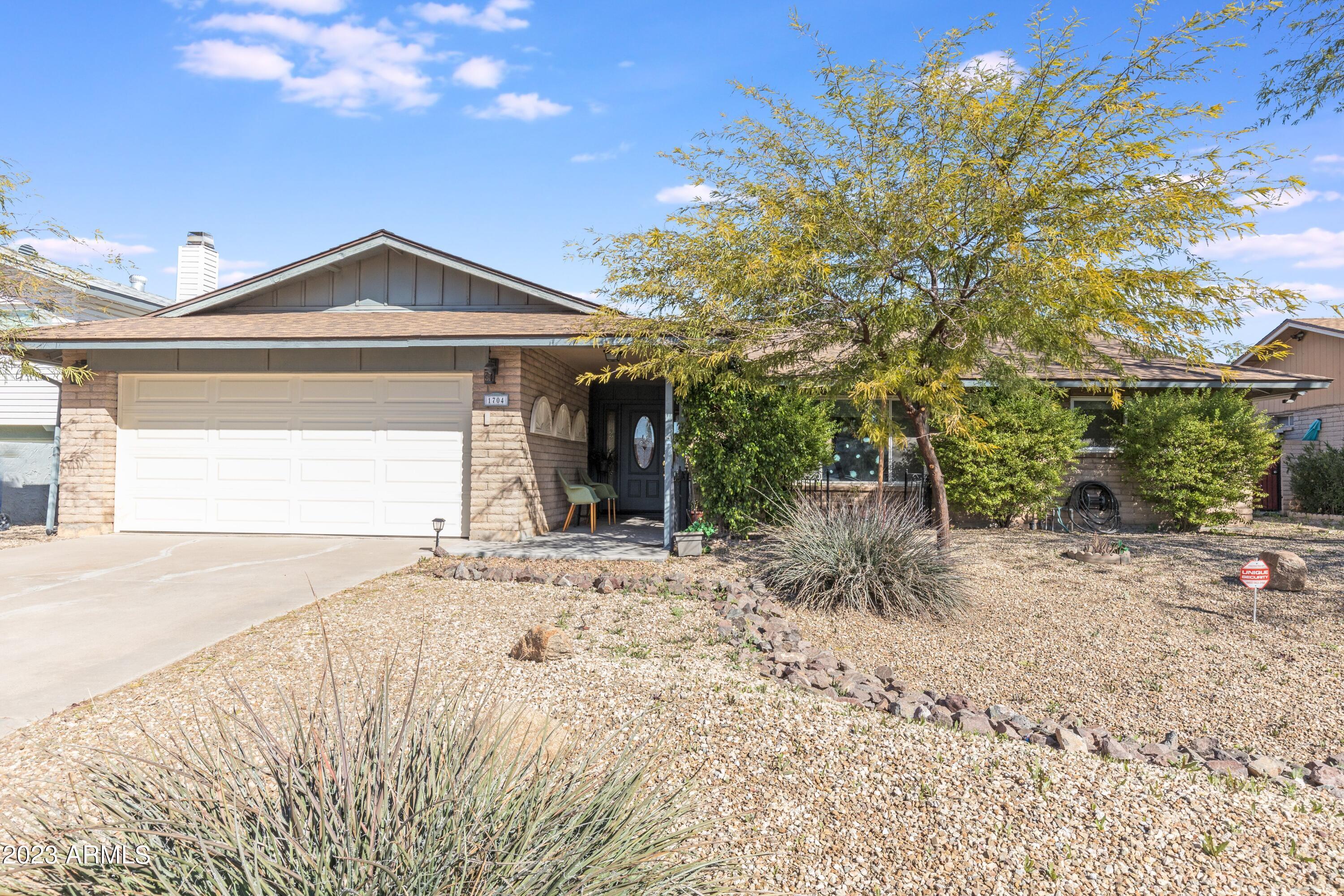 1704 E Bell De Mar Drive