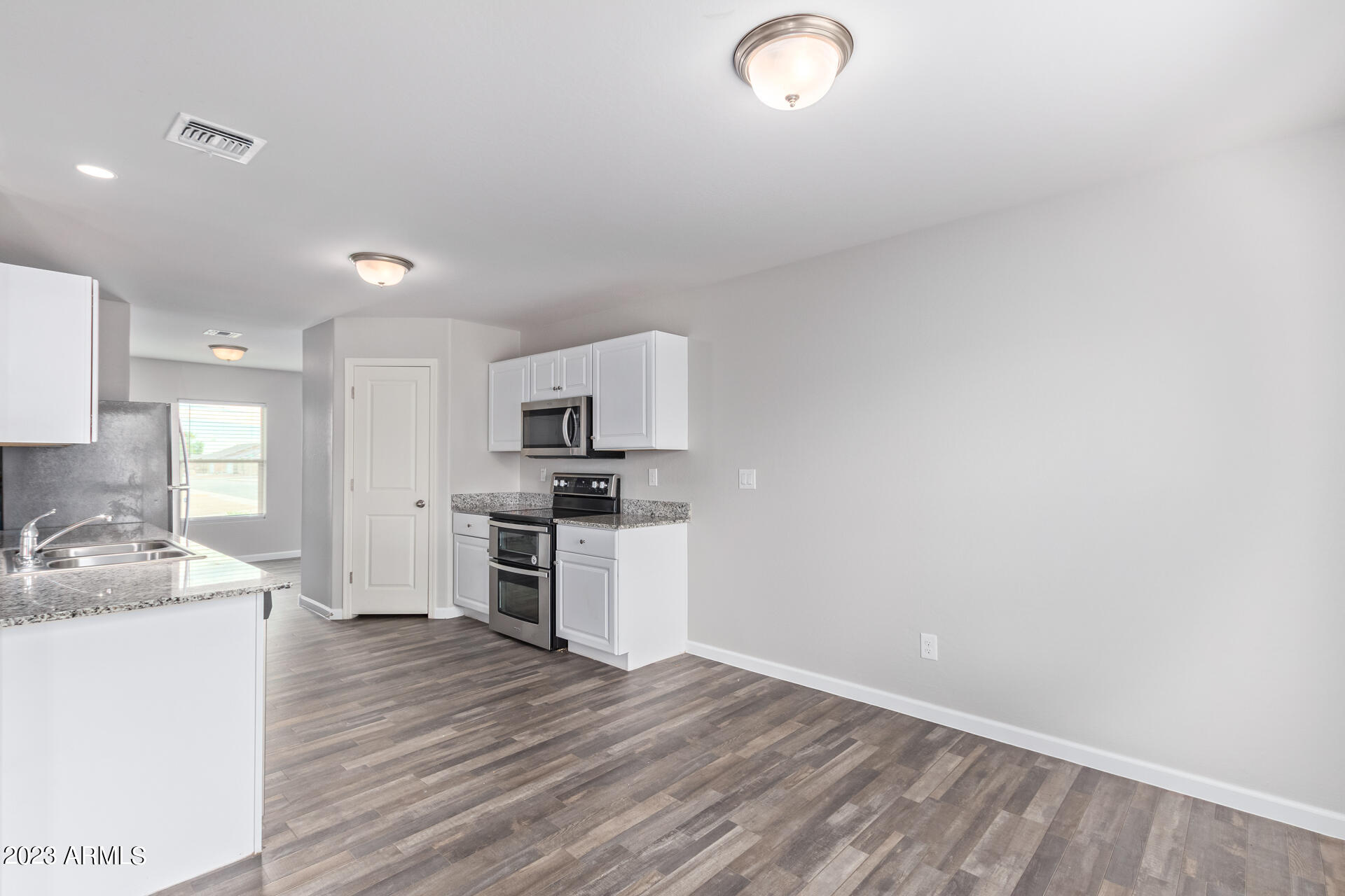 158 E BOBCAT Place
