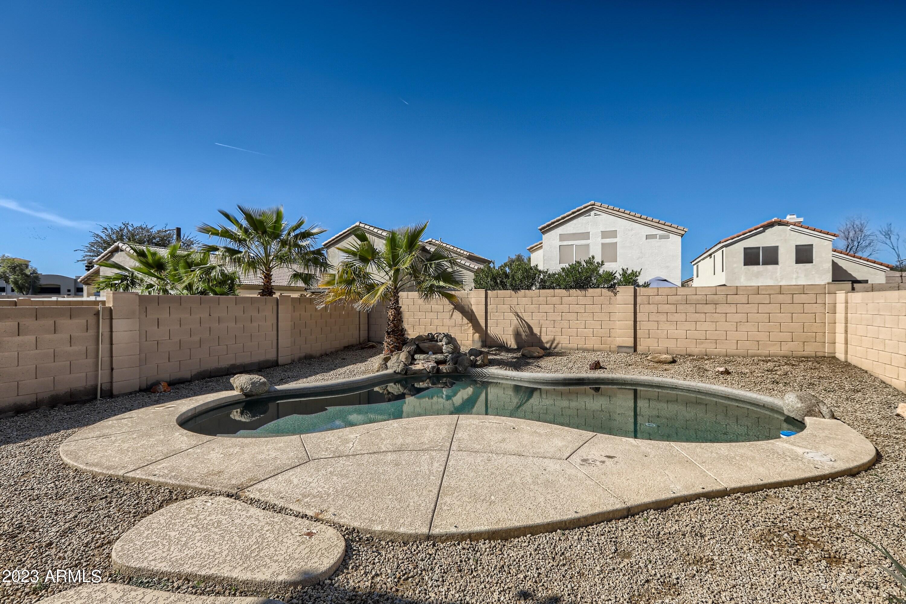 1642 N 136TH Avenue